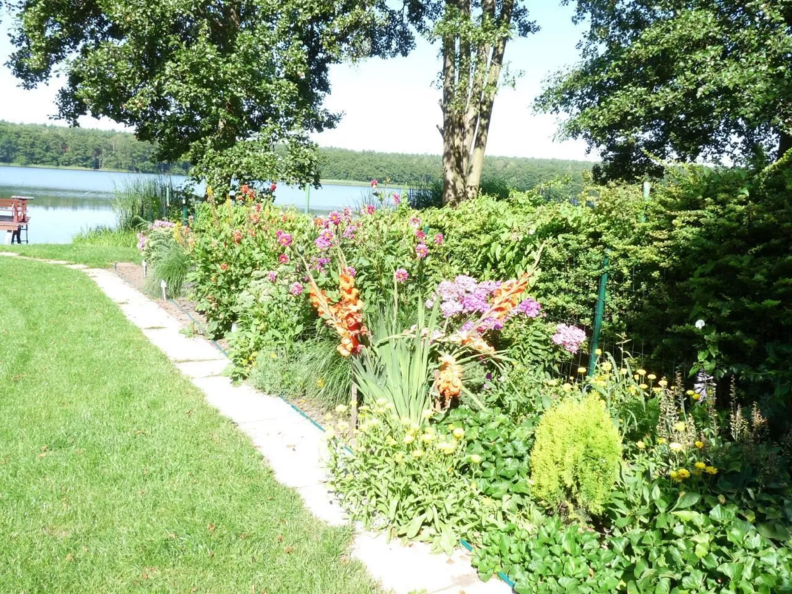 Traumurlaub am See-Outside