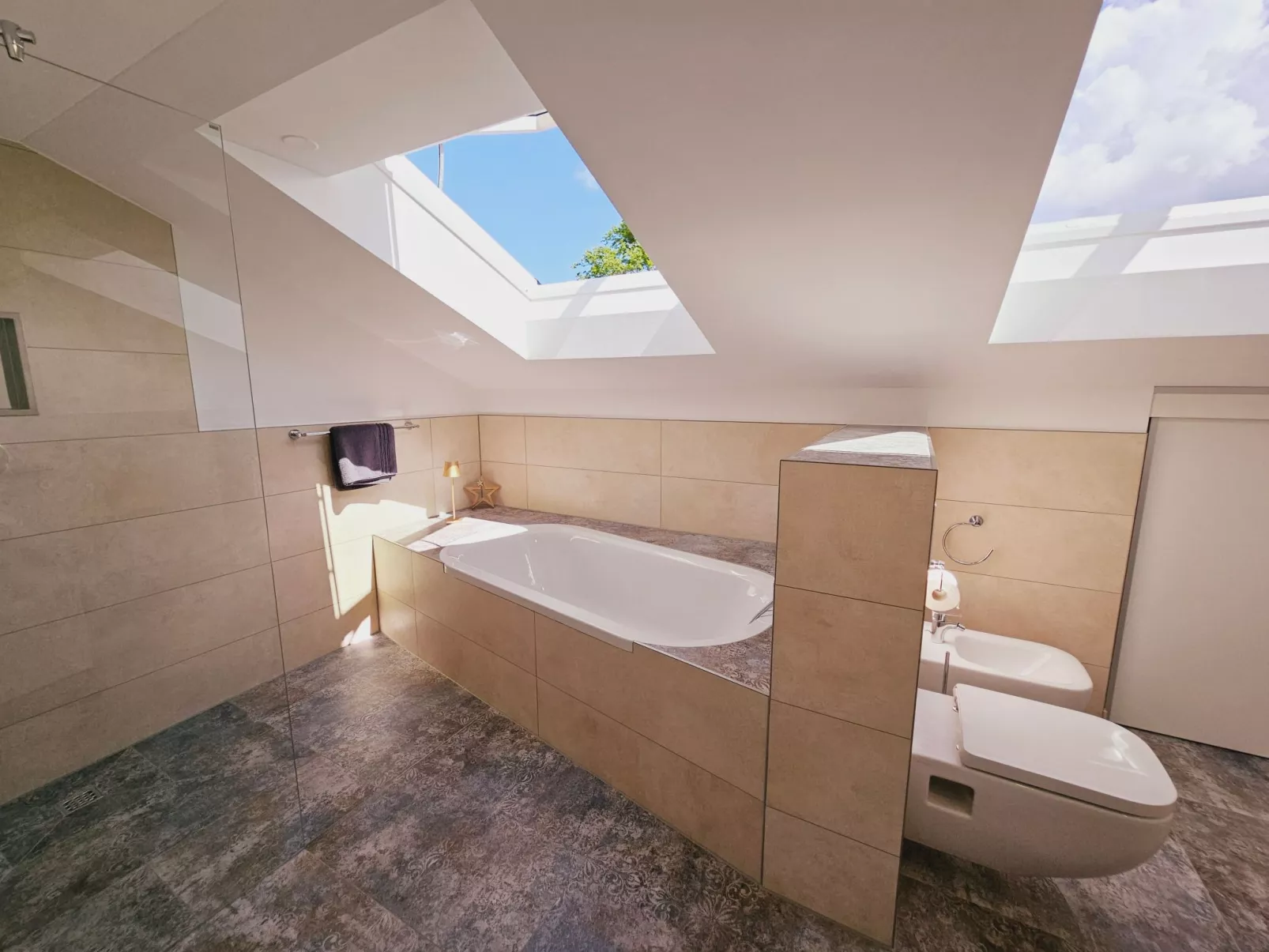 Tegernsee Stern bei Rottach-Egern-Inside