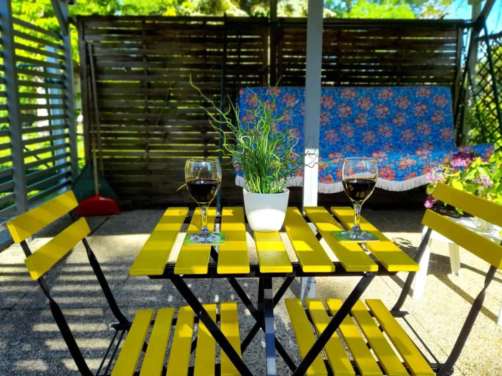 In Storkow mit Schönem Garten-Draußen