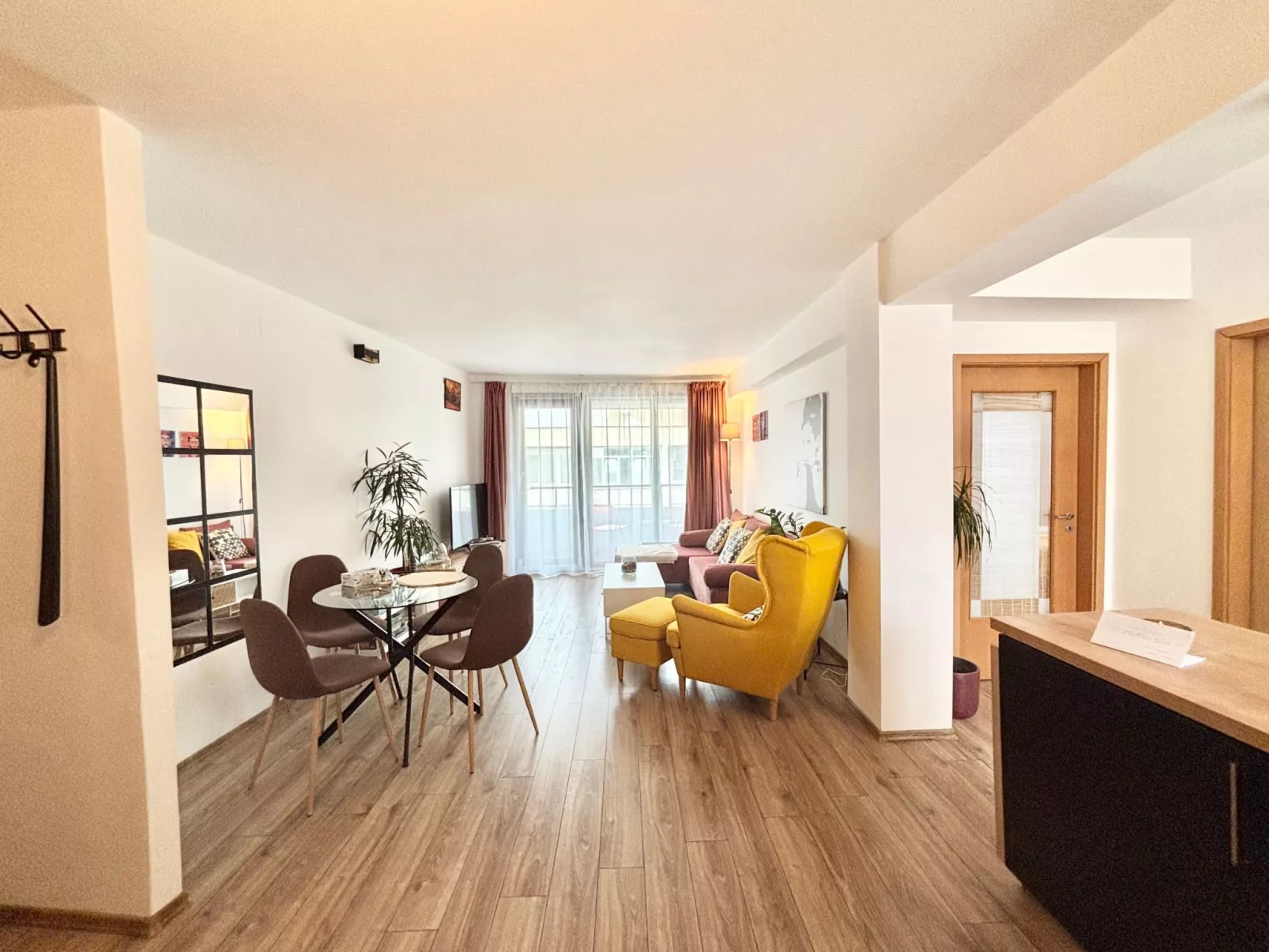 Opera Sunrise zentrale moderne Balkonwohnung-Dedans