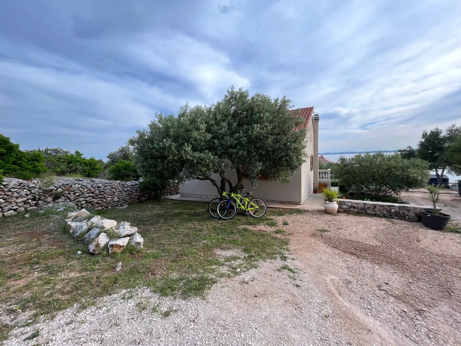 Modernes Ferienhaus Robinson in Dobropoljana-Outside