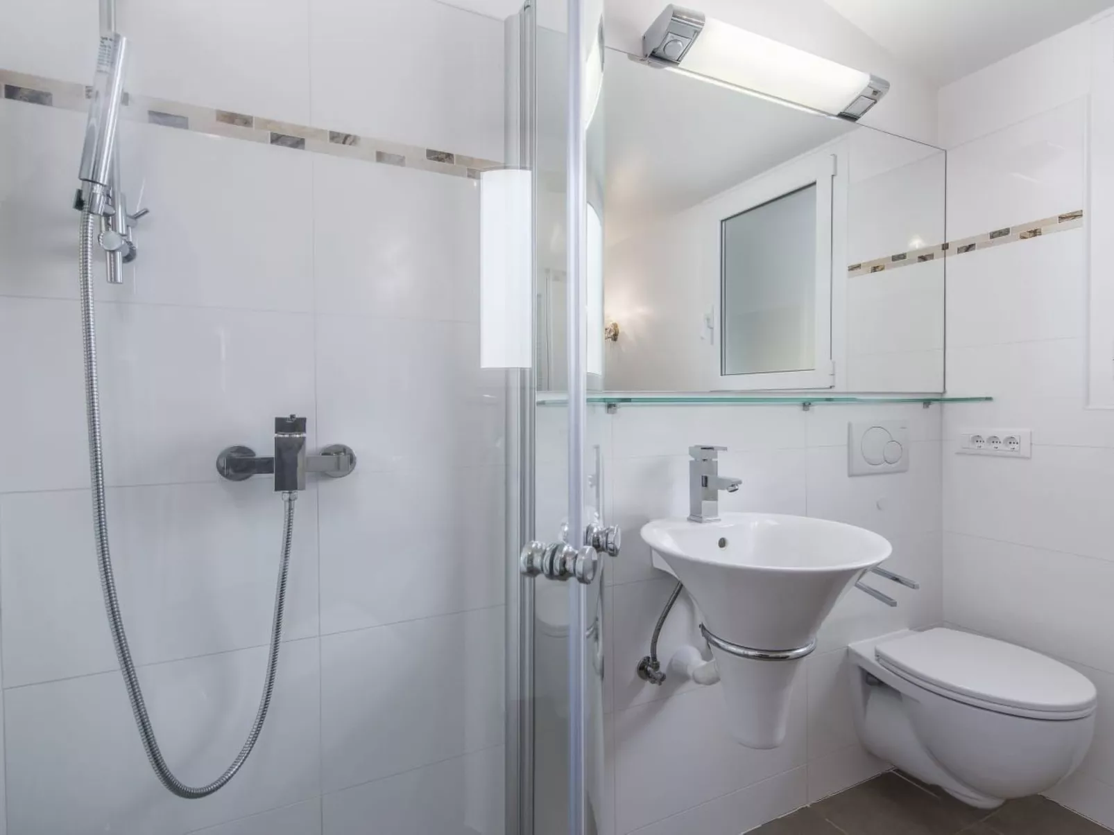 Mit Blick auf das Wasser-Image-tags.info