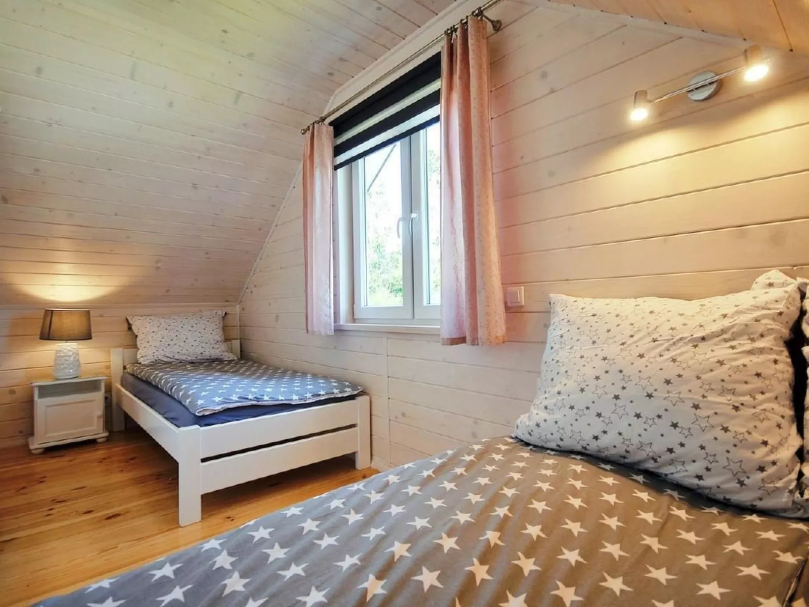 Lux1-Image-tags.info