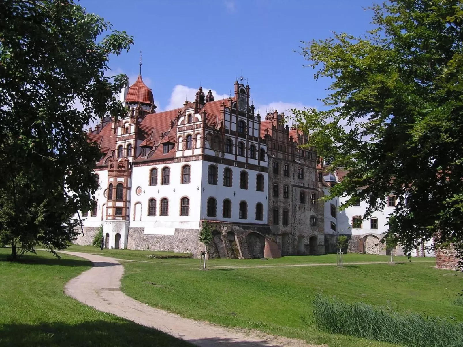 In Dahmen mit Großem Garten-Draußen