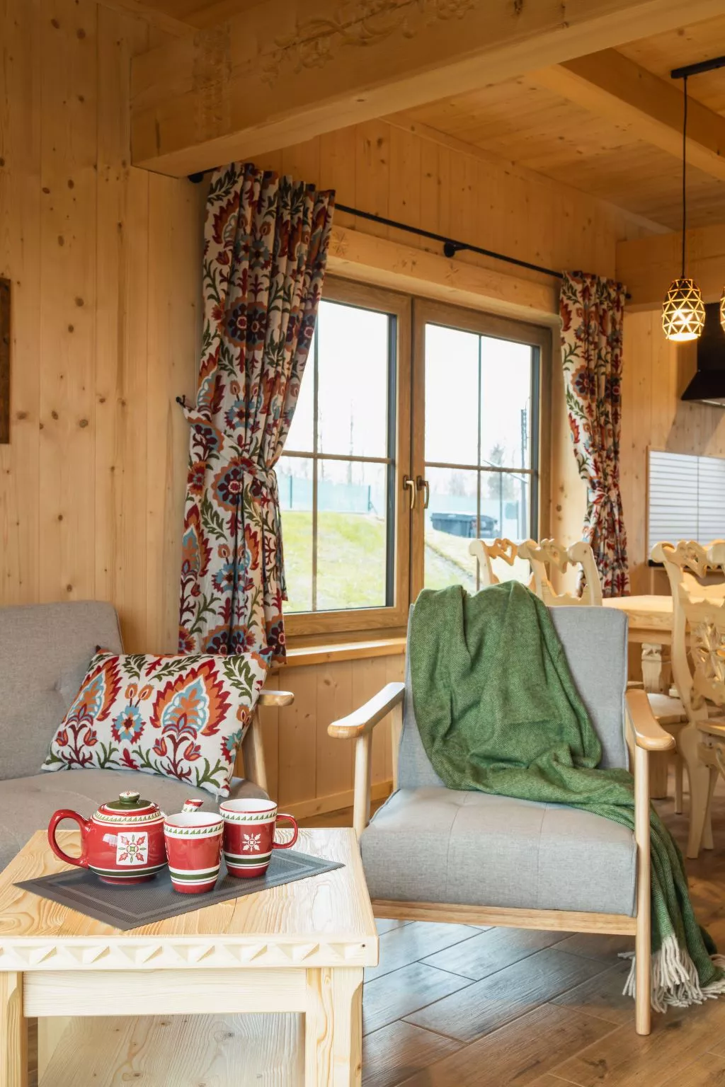 Krokus Tal Dorf unter der Tatra-Drinnen