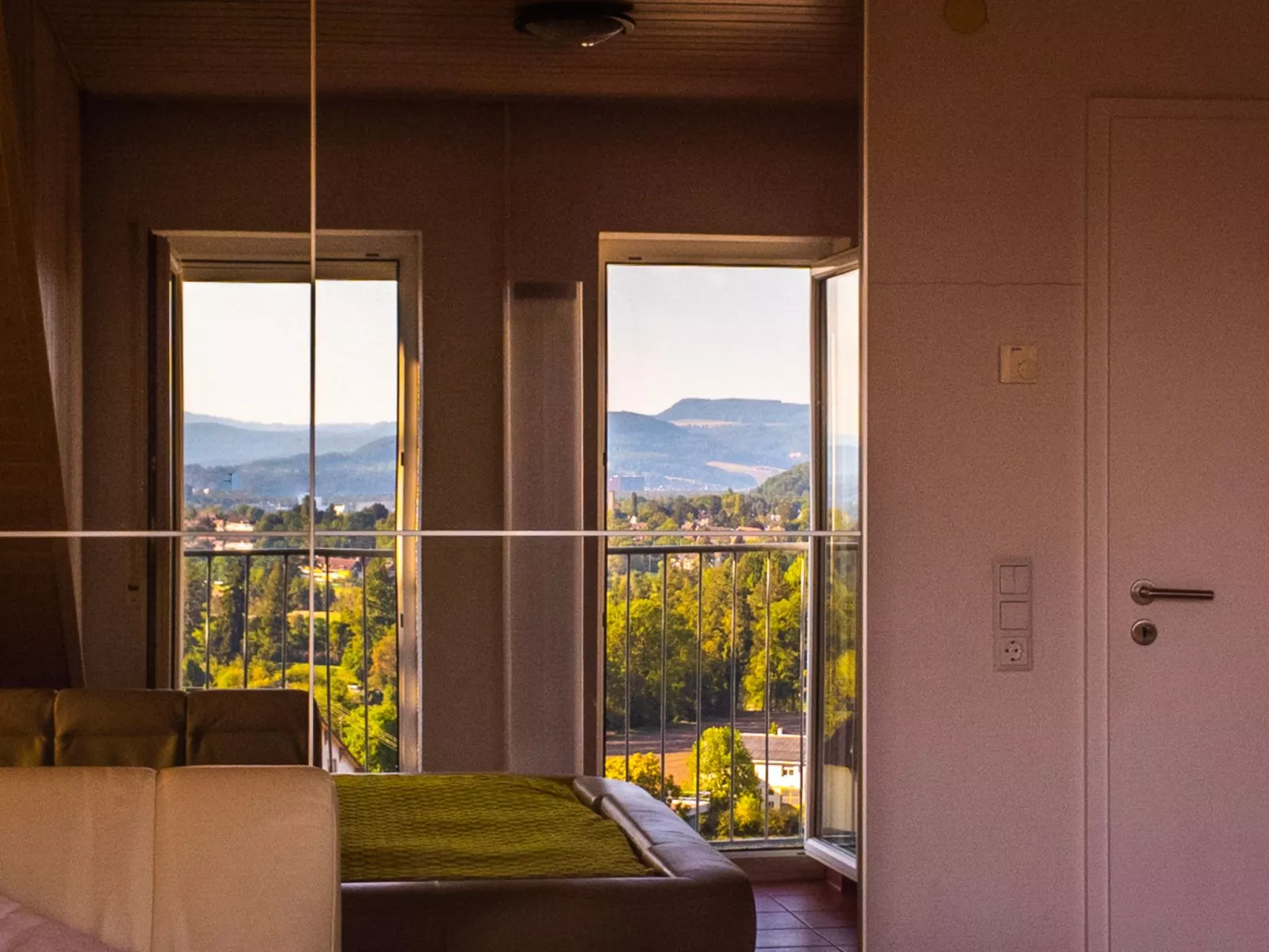 Panoramahaus & Pool-Inside