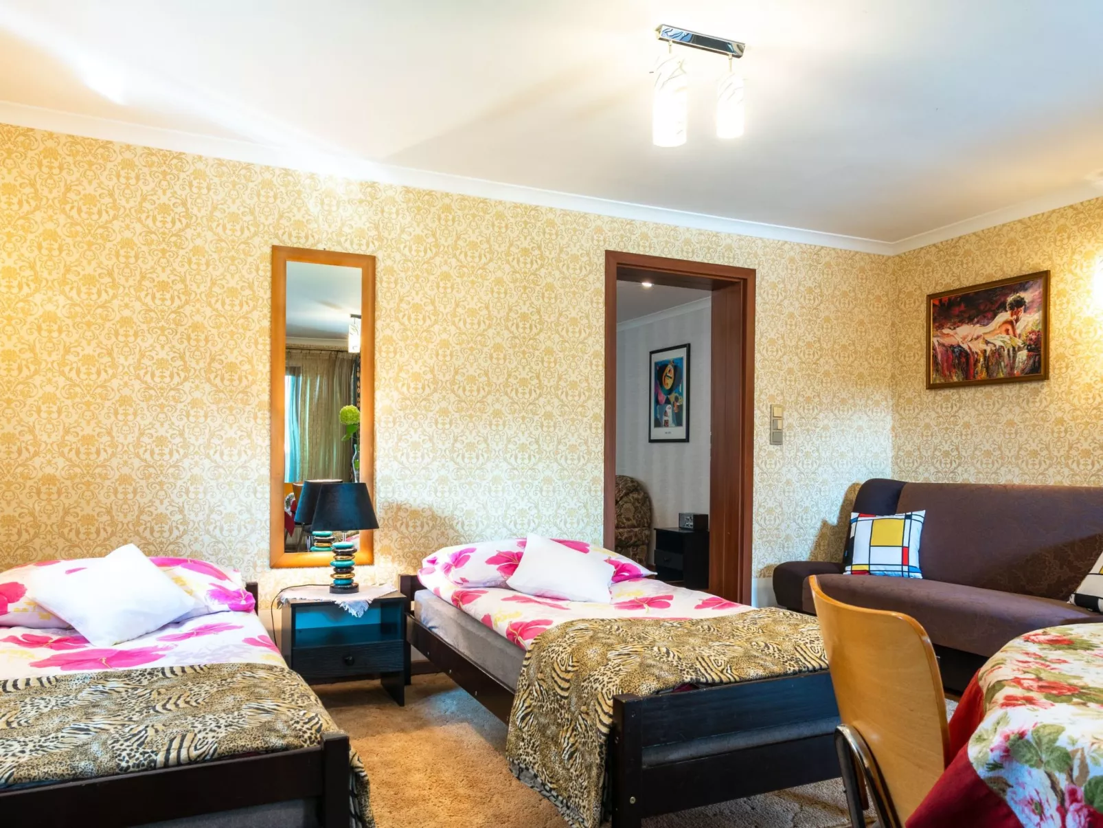 Wohnung mit Terrasse, Garten und Grill-Inside