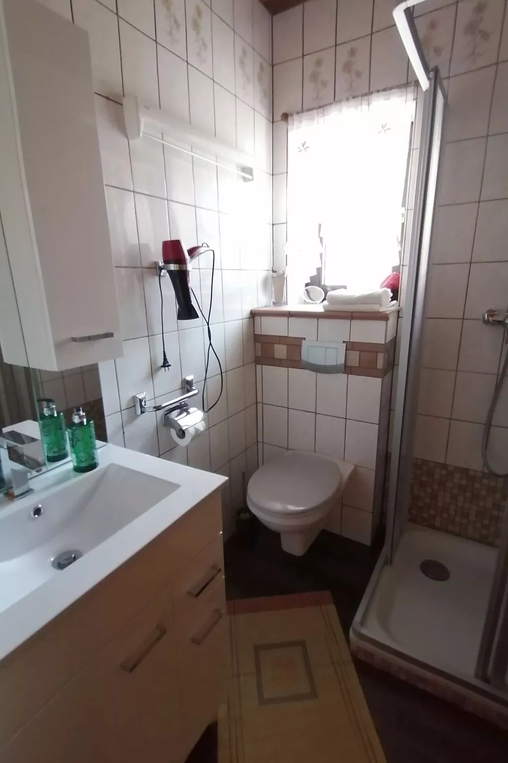 Ruhiges Landhaus mit zwei gemütlichen Wohnungen - Drinnen