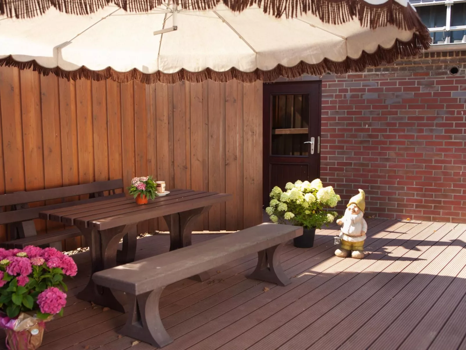 Modern eingerichtete Suite mit Terrasse-Draußen