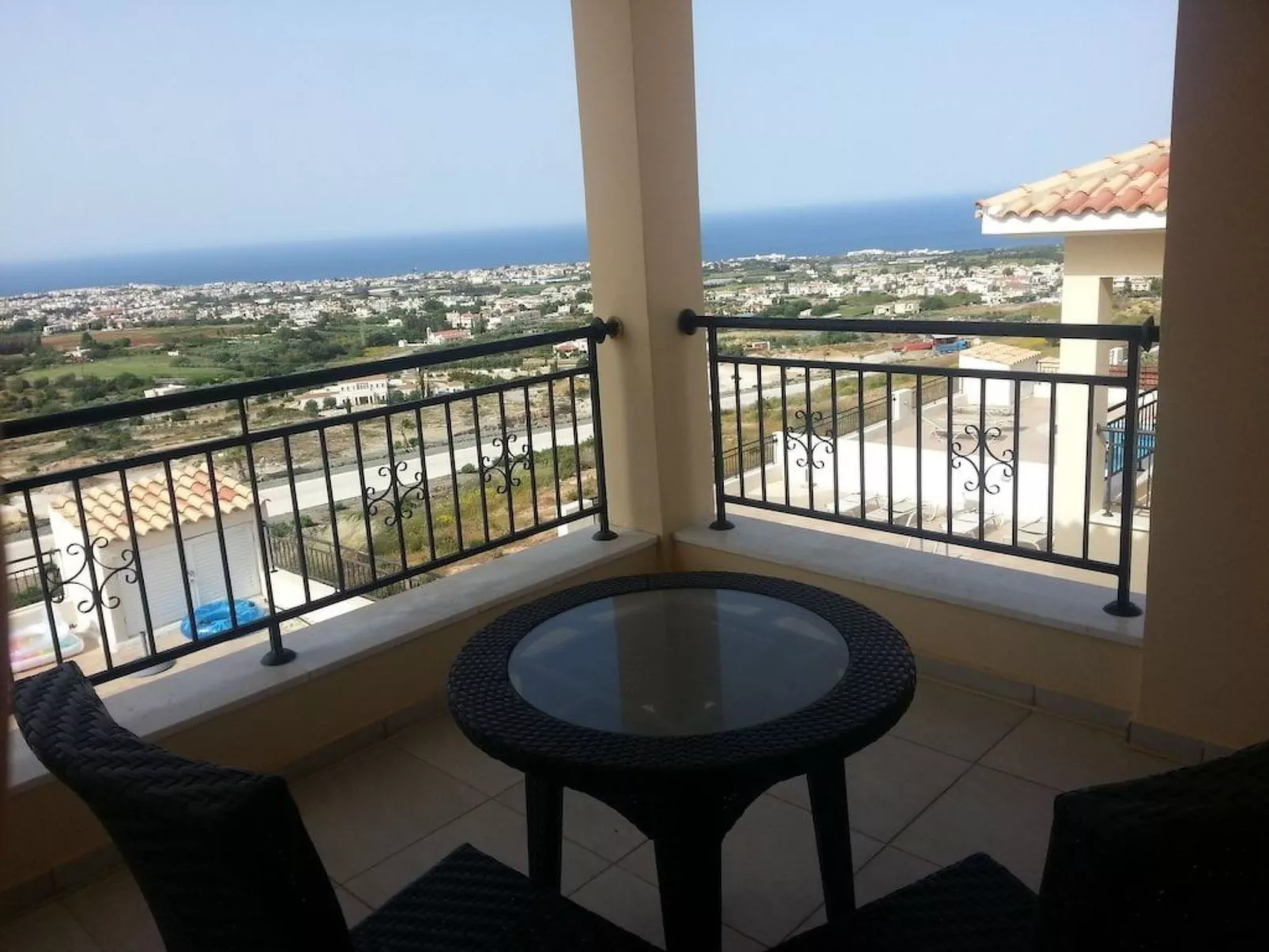 Modernes Ferienhaus mit Pool in Tremithousa-Outside