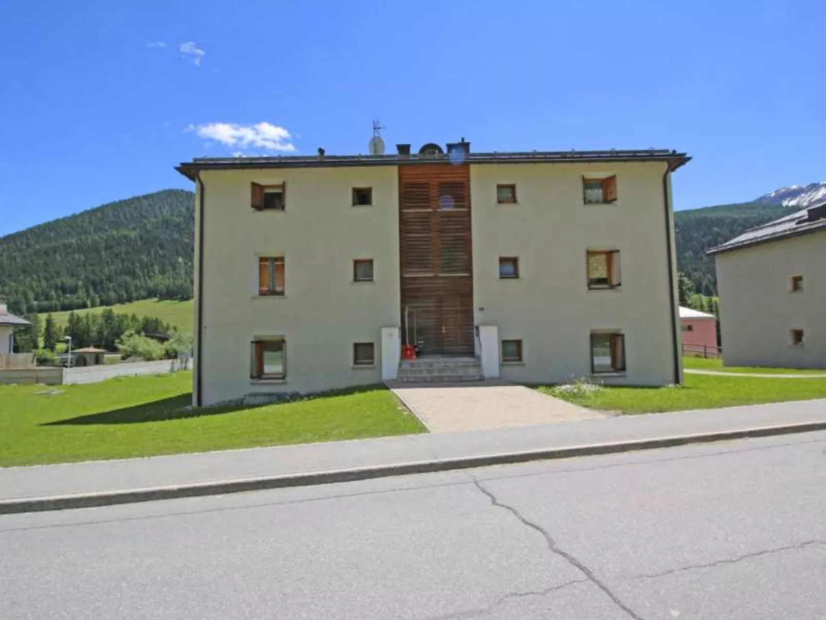 Chesa Pradels-Outside