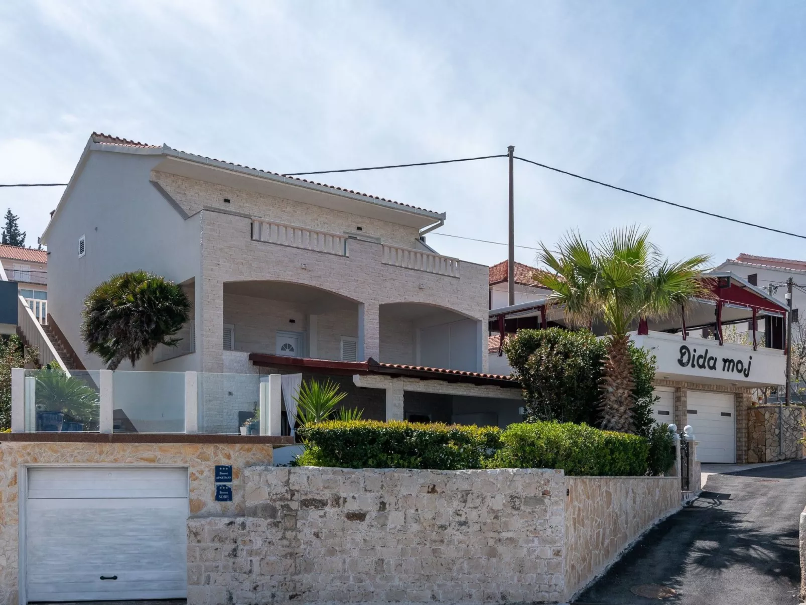 Geräumige Ferienwohnung mit Meerblick-Draußen