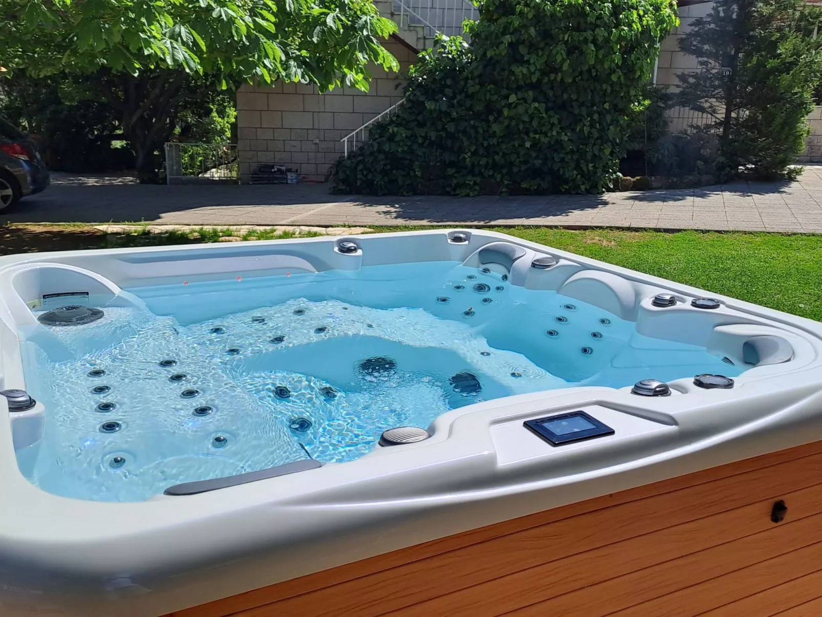 "Helena2" mit Blick auf das Wasser-Dehors