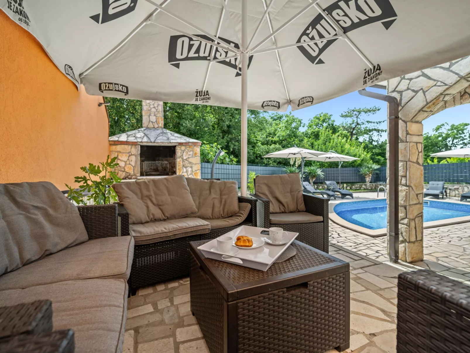 Villa Fortuna für bis zu 9 Personen und mit beheiztem Aussenpool-Inside