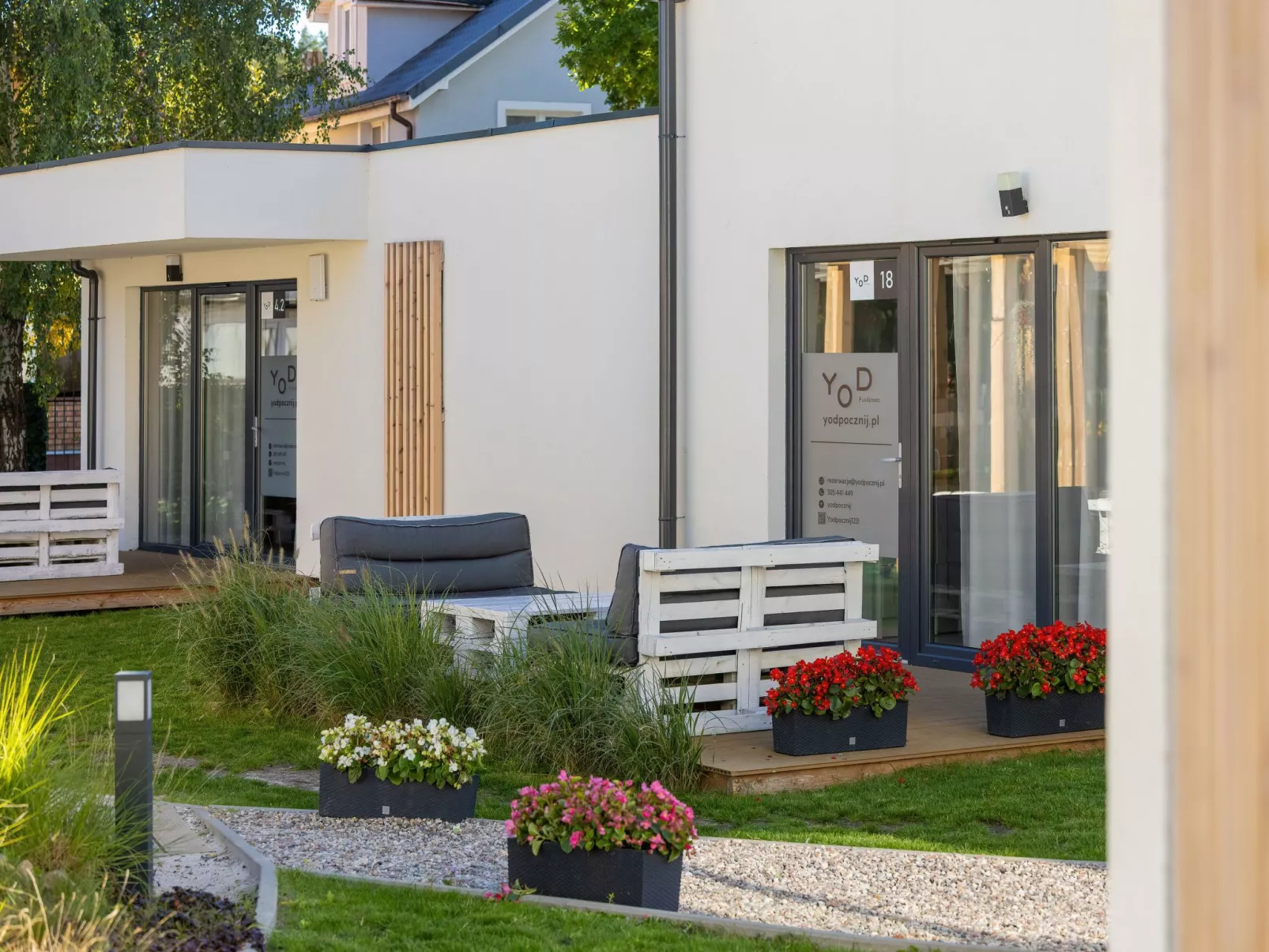 Mit privater Terrasse-Dehors