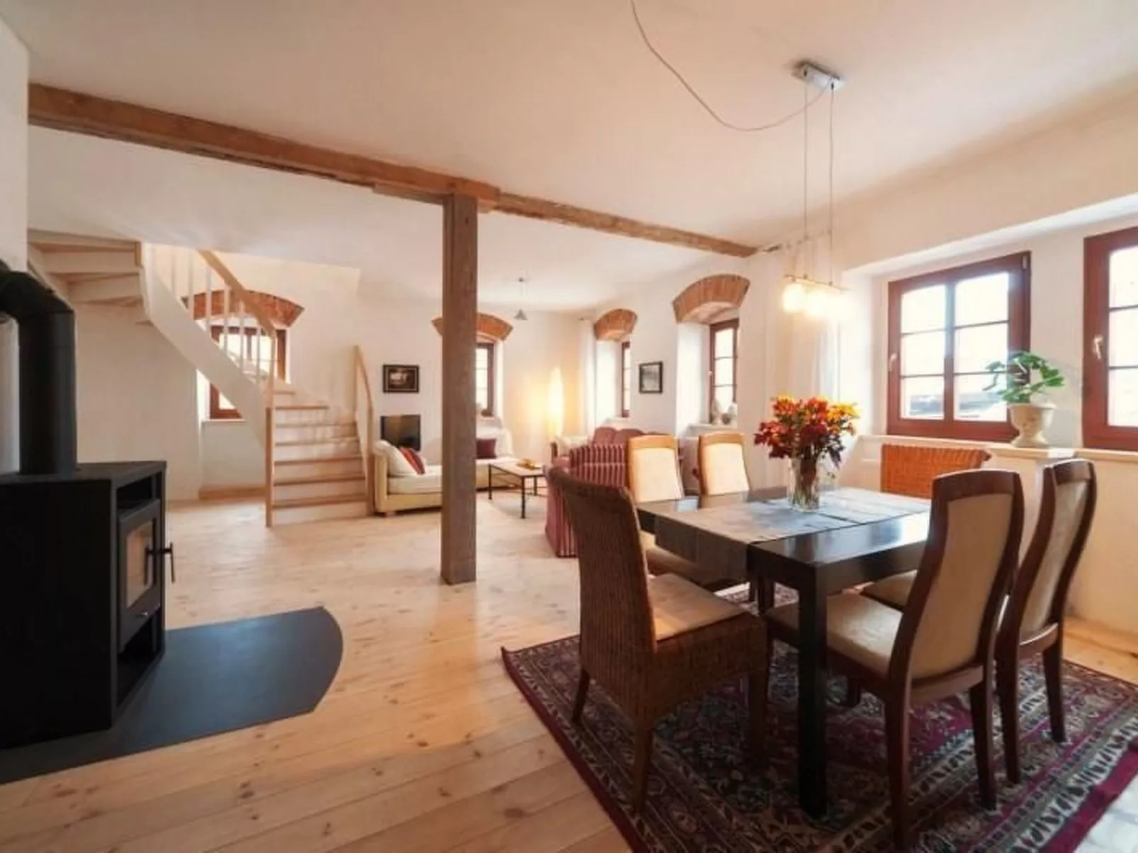 Mit Garten, Grill und Terrasse