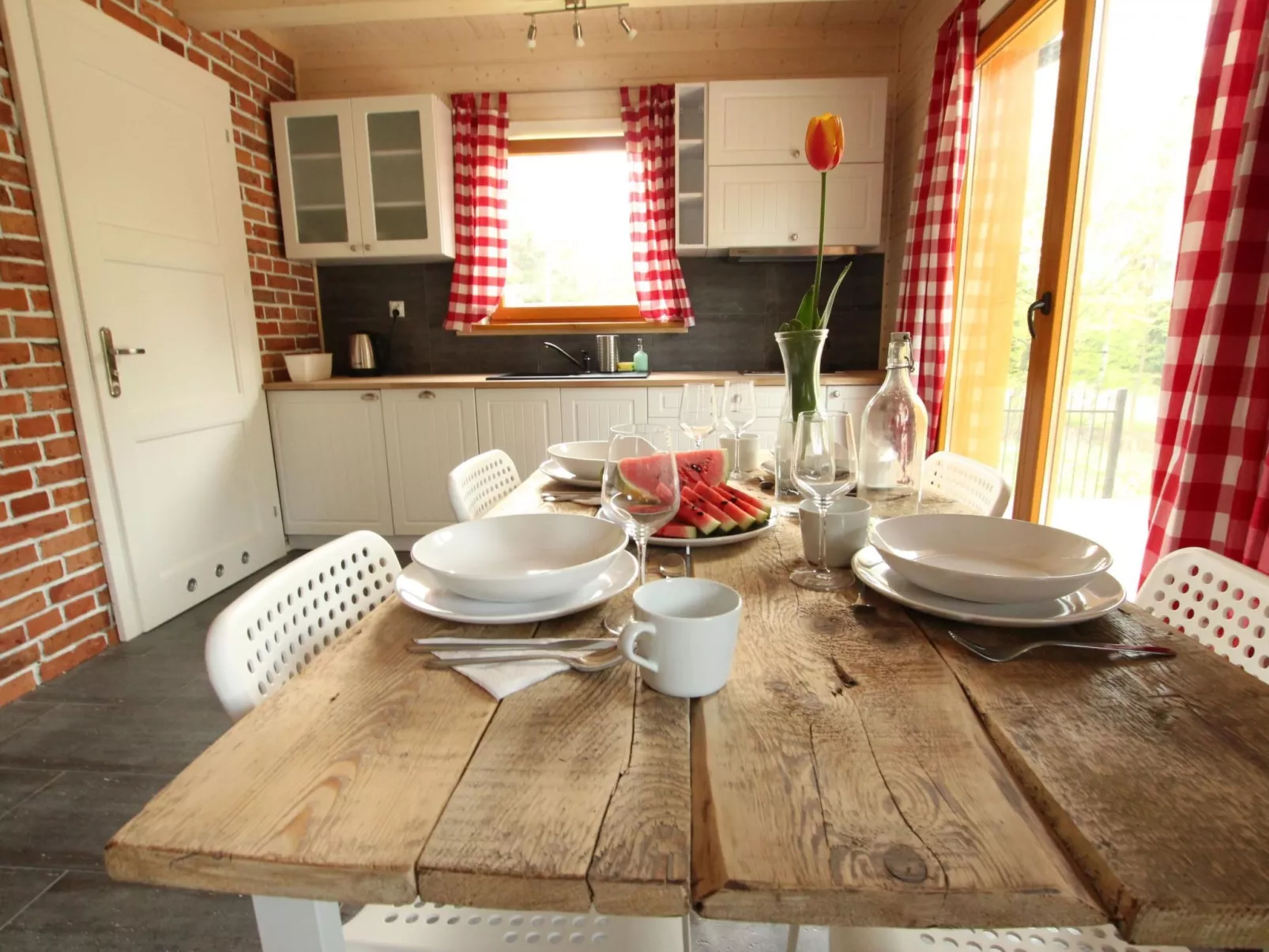 Landhaus mit gemeinschaftlichem Pool-Image-tags.info