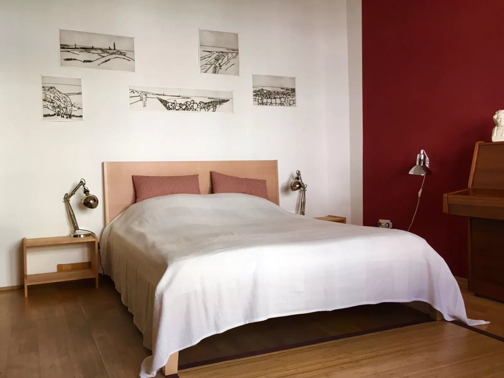 Zentrale Wohnung mit Klavier, Kunst und Design-Drinnen