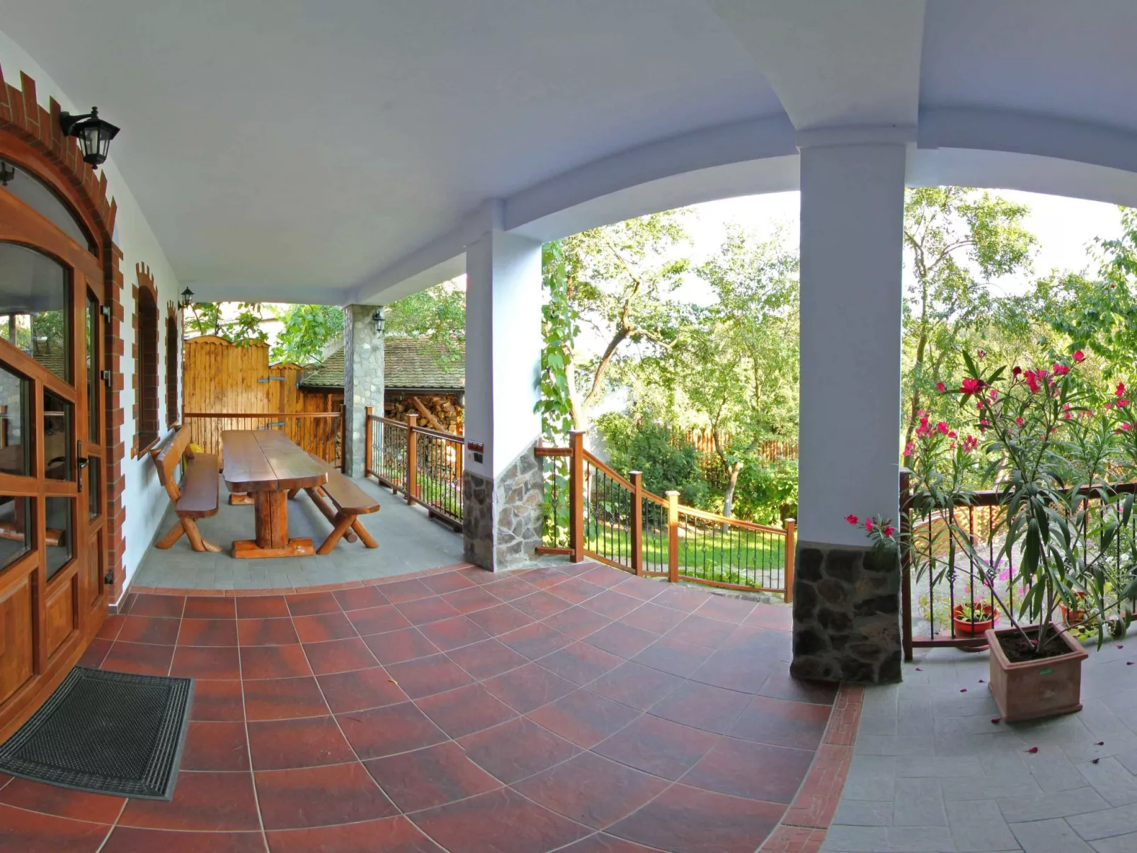 Casa Crina - rustikale Ferienvilla in Siebenbürgen-Outside