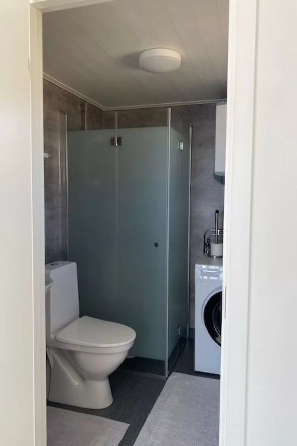 Ein  kleines Holzhaus-Dedans