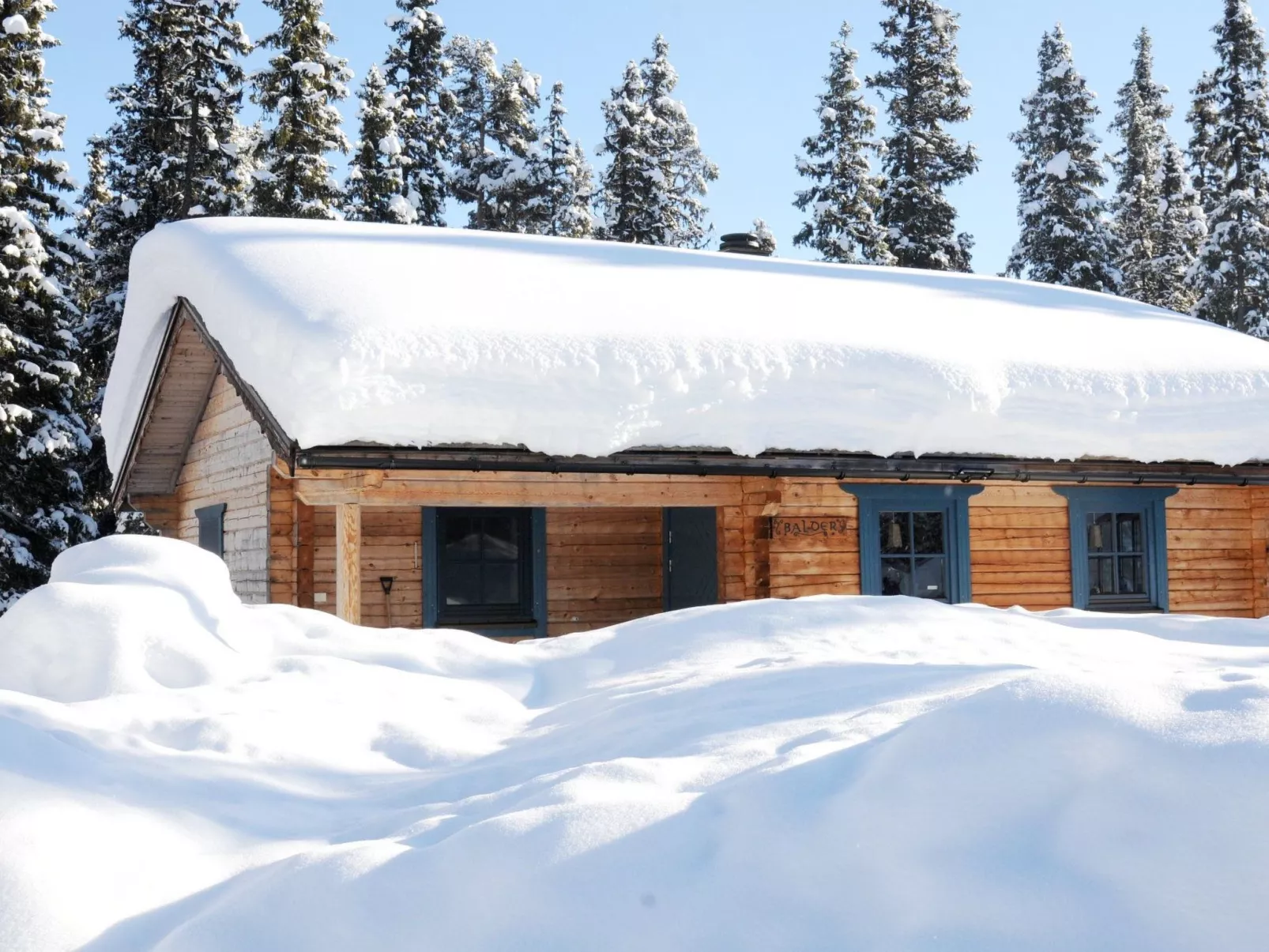 Gemütliches Blockhaus mit Kamin im Oviksfjäll-Image-tags.info