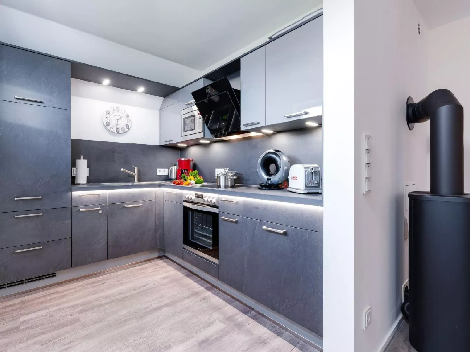 Fewo Kapitän James Cook, E-Ladesäule, Wasserbett-Drinnen