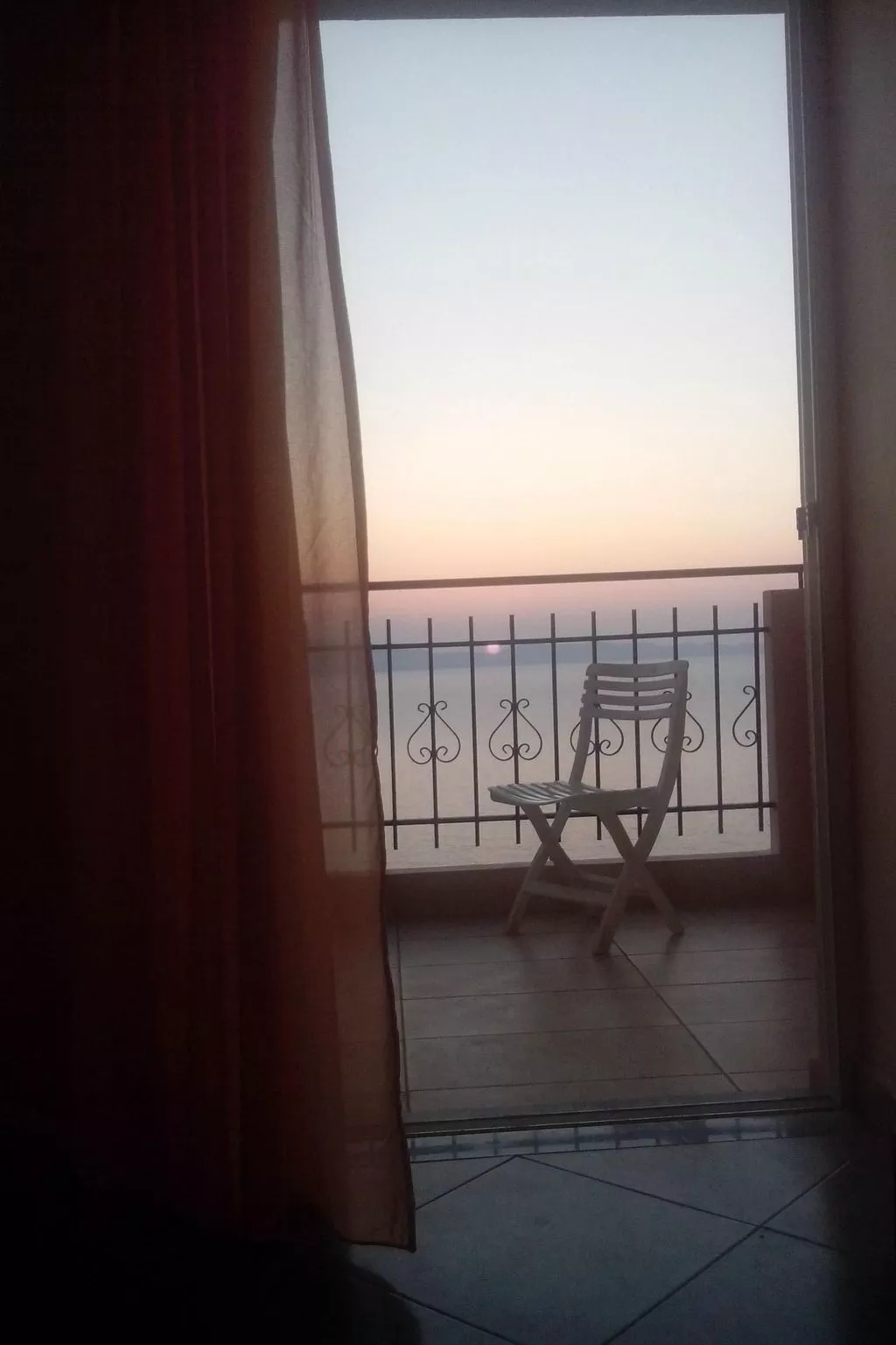 Appartement mit Balkon-Drinnen