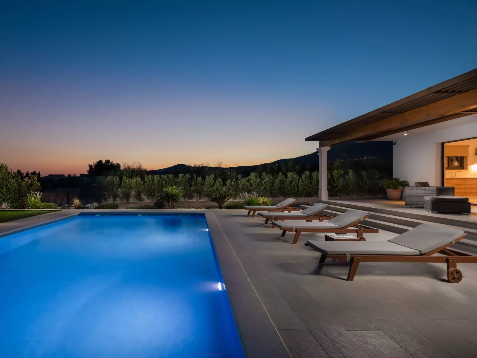 Villa "Cvita" mit eigenem Pool-Draußen