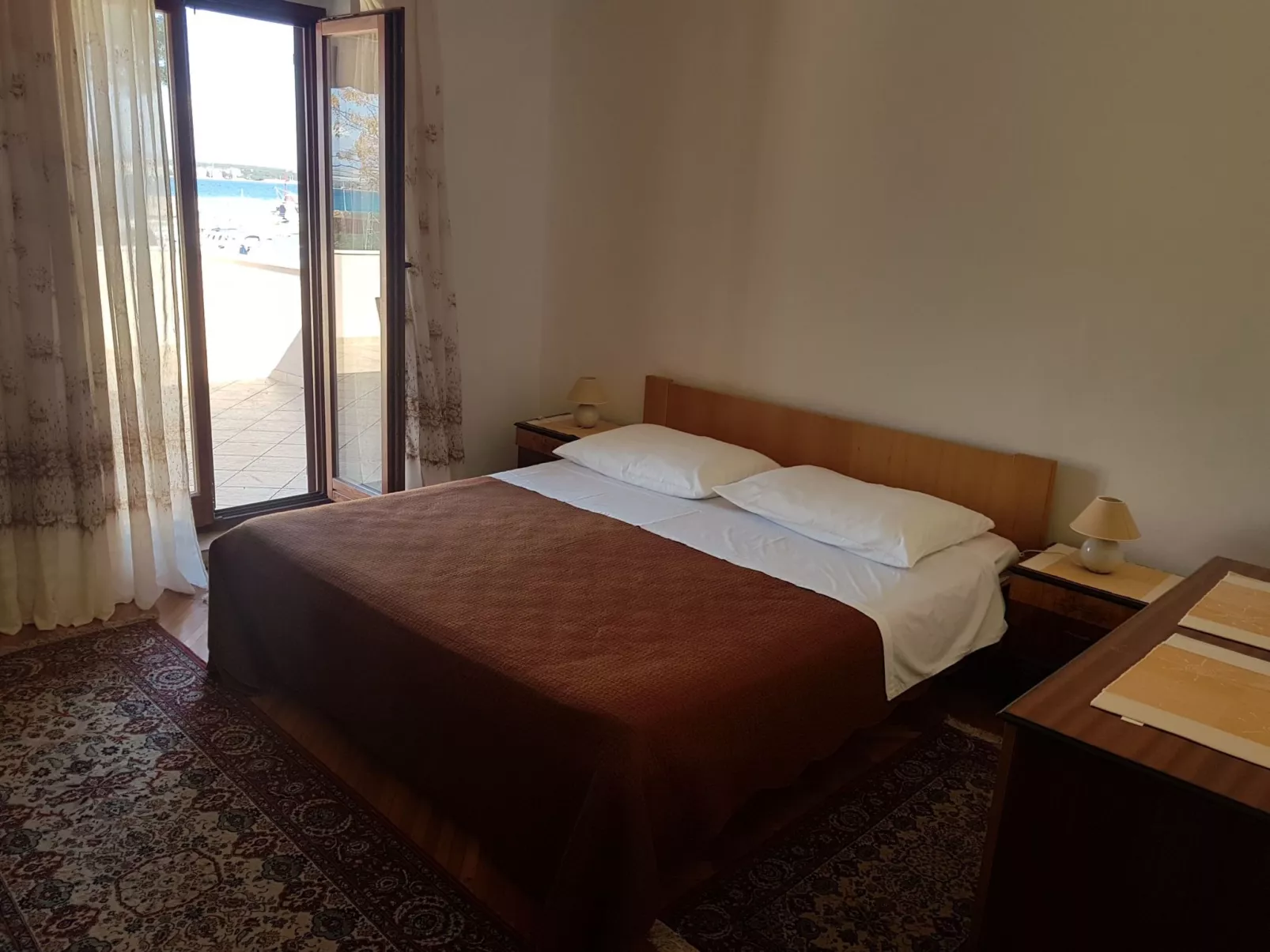 "Krajka" mit Blick auf das Wasser-Inside