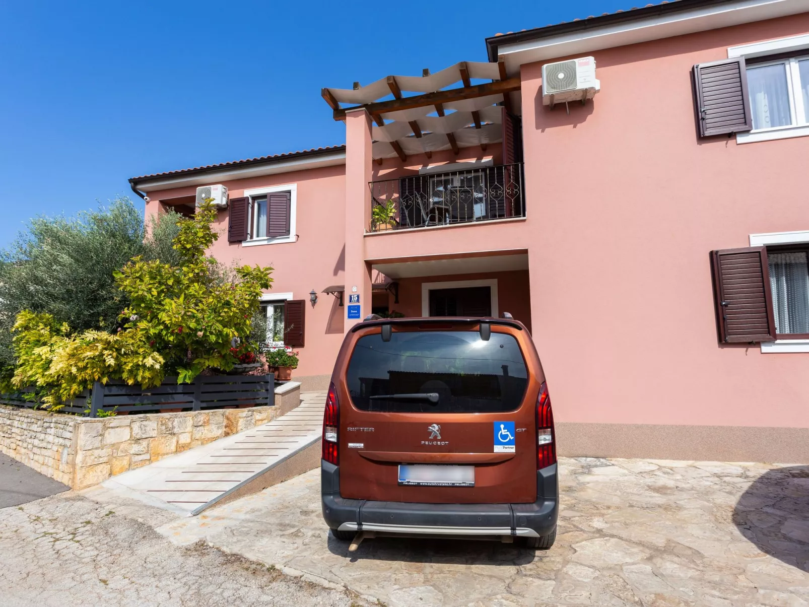 Schöne Wohnung Funtana Nr.3-Dehors