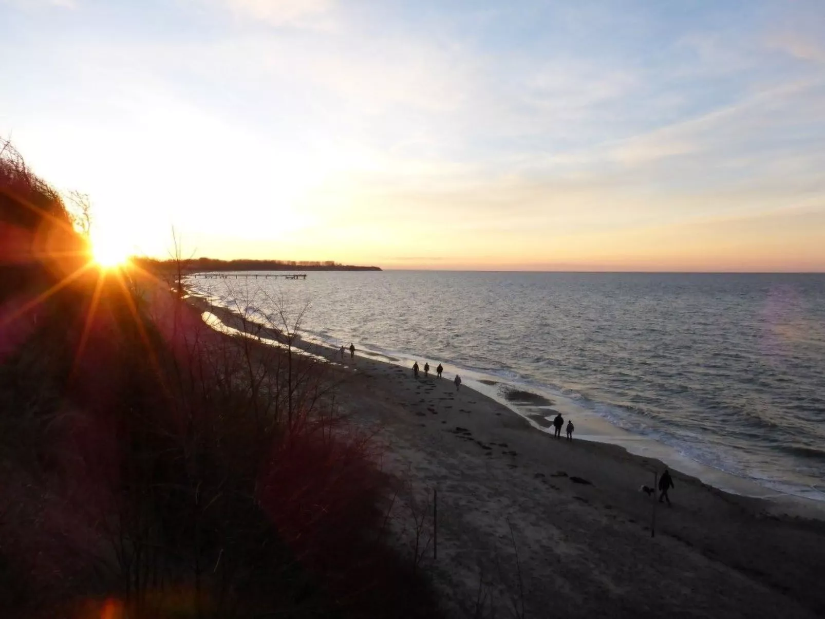 Behagliches Ferienhaus mit Garten und Terrasse-Outside
