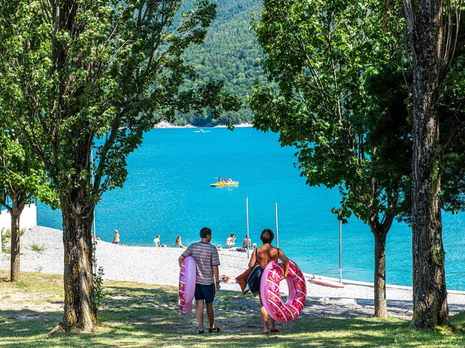 Wohnung mit Blick auf das Wasser-Image-tags.info