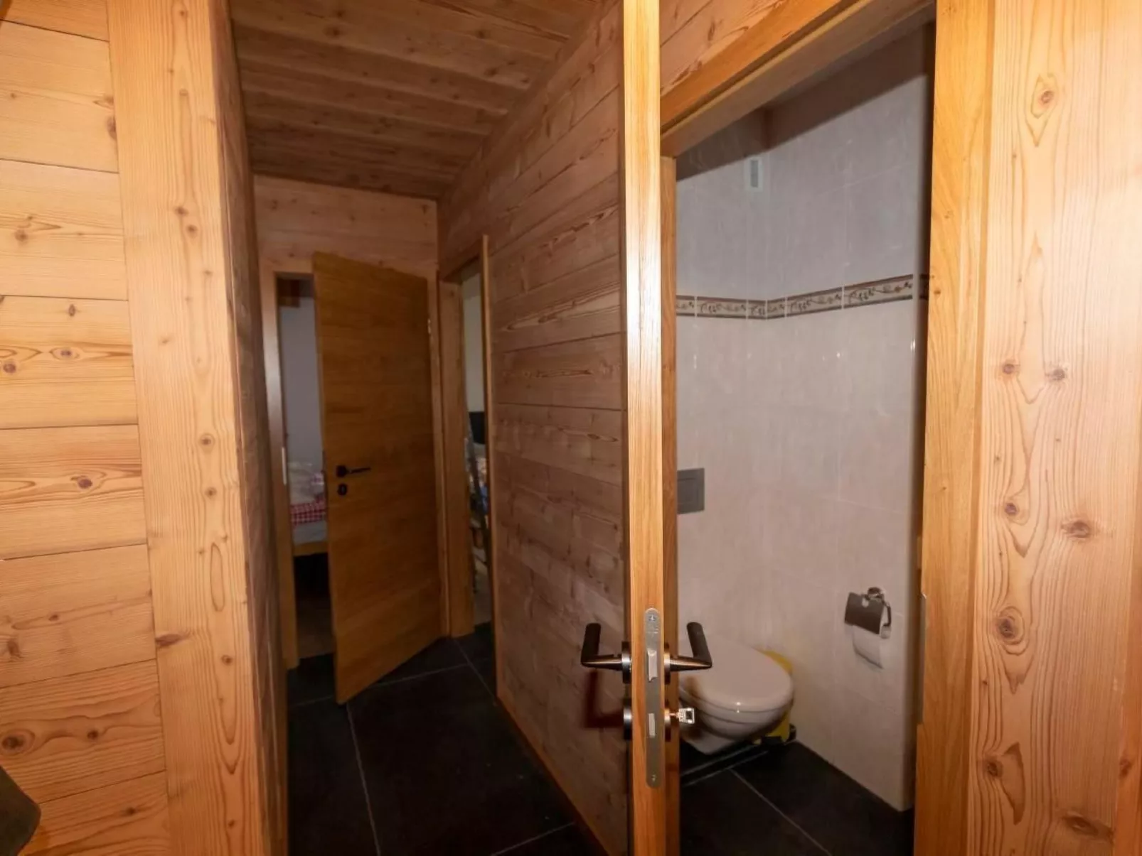 3 Zi FeWo App 23. Le Miroi an Skipiste-Drinnen