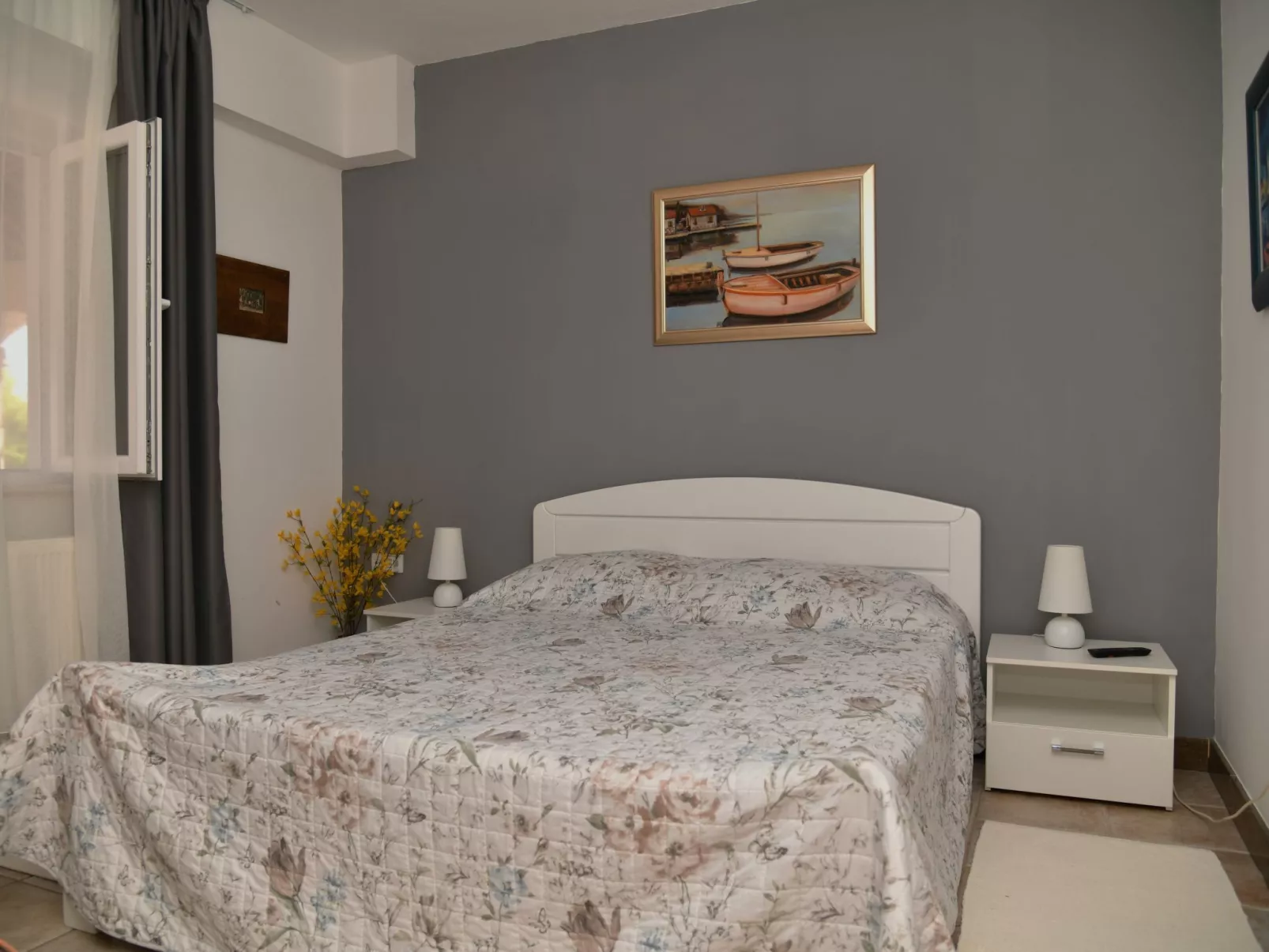 Ferienvilla in ruhiger Lage mit Pool-Drinnen