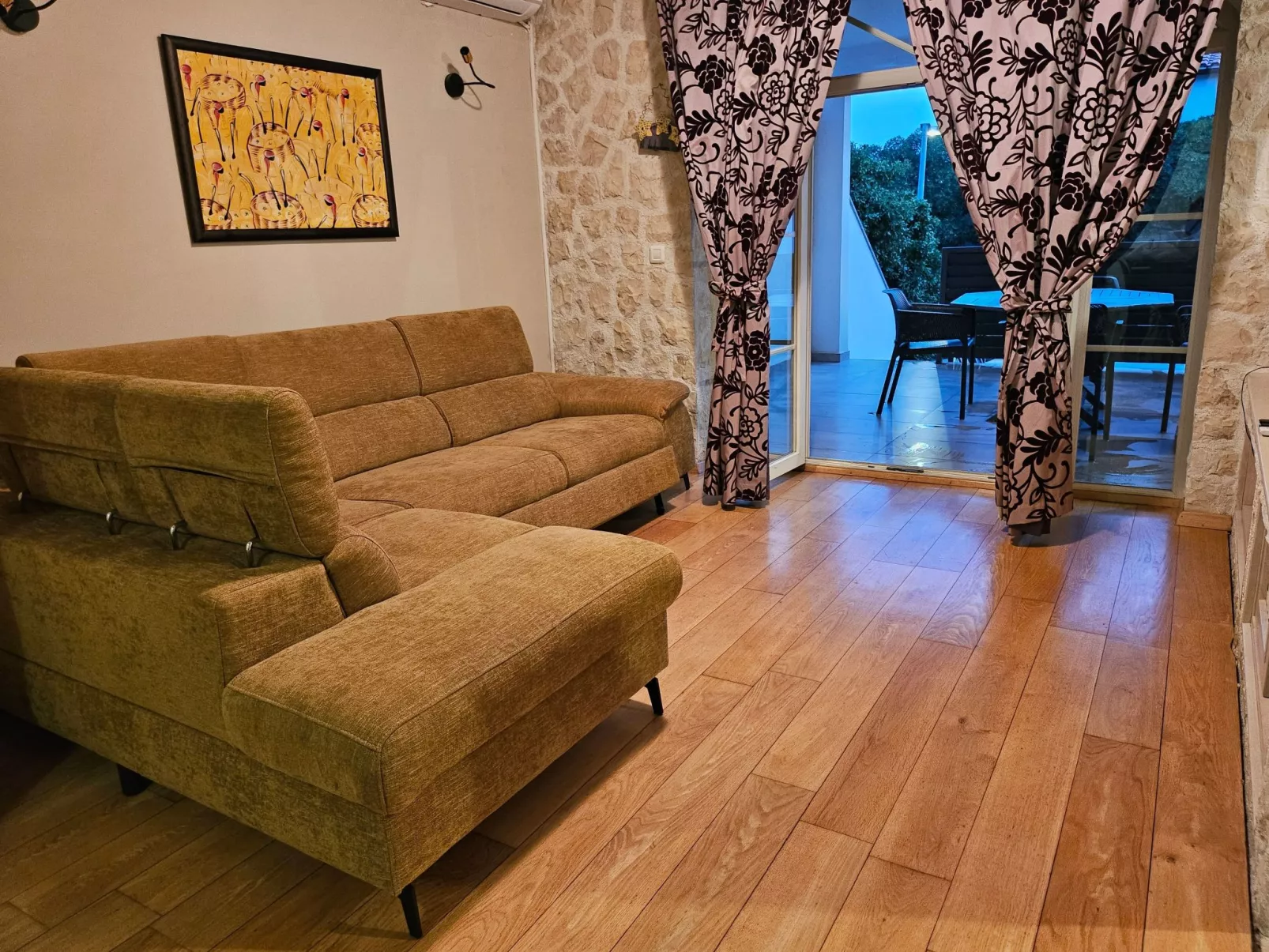 "Jeger" mit Terrasse-Inside