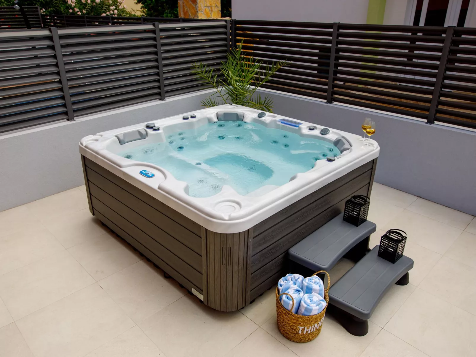 "Villa Tango2" mit Blick auf das Wasser-Draußen