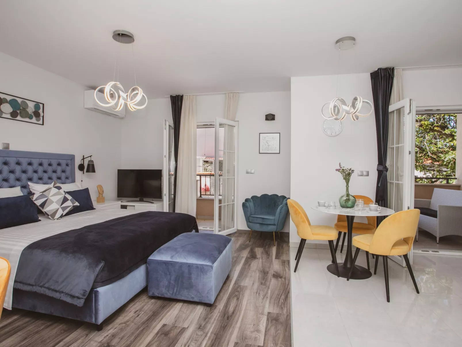 Luxuriöses Ferienhaus Lucija mit Jacuzzi-Inside