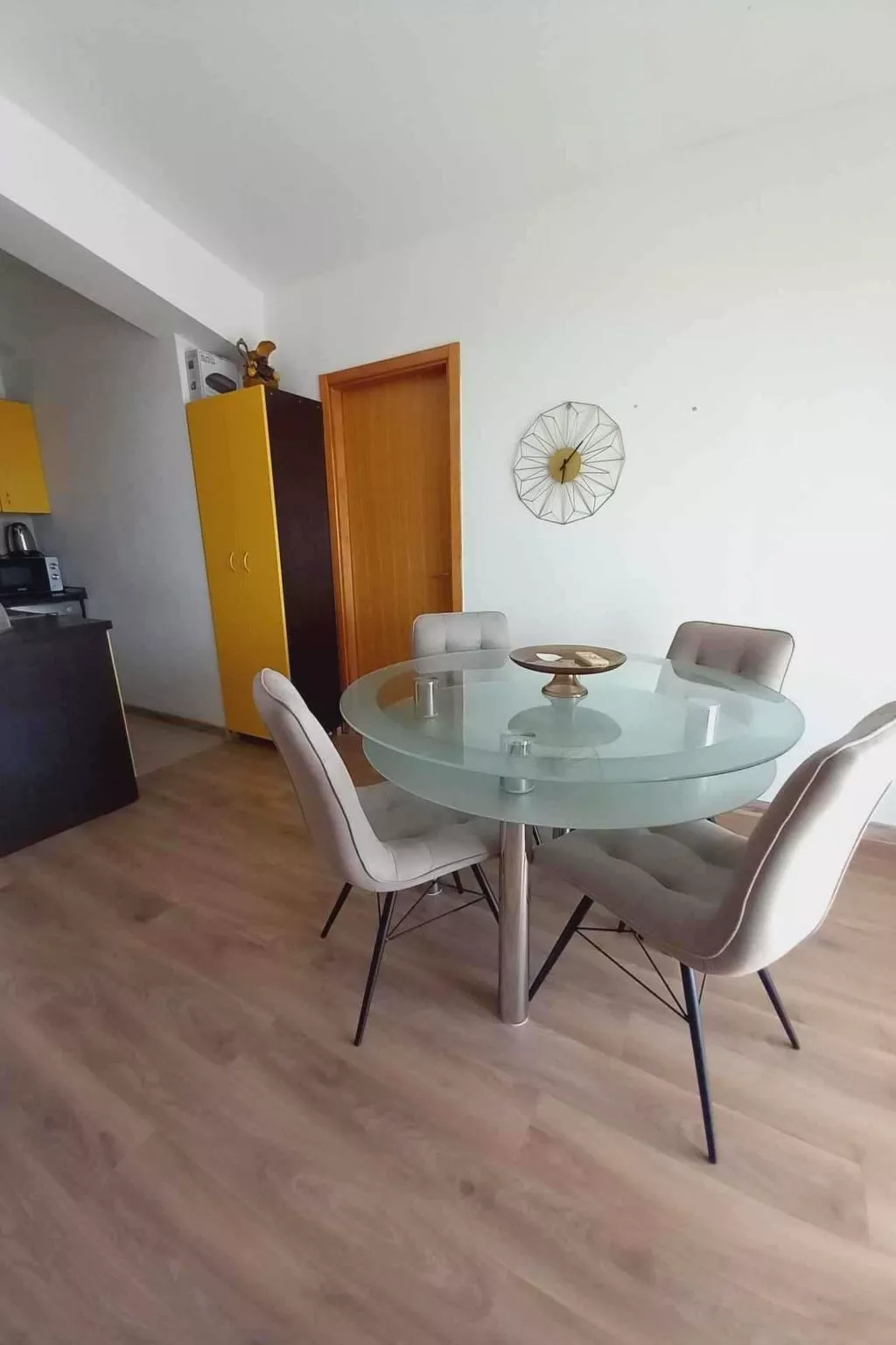 Wohnung mit Whirlpool-Drinnen