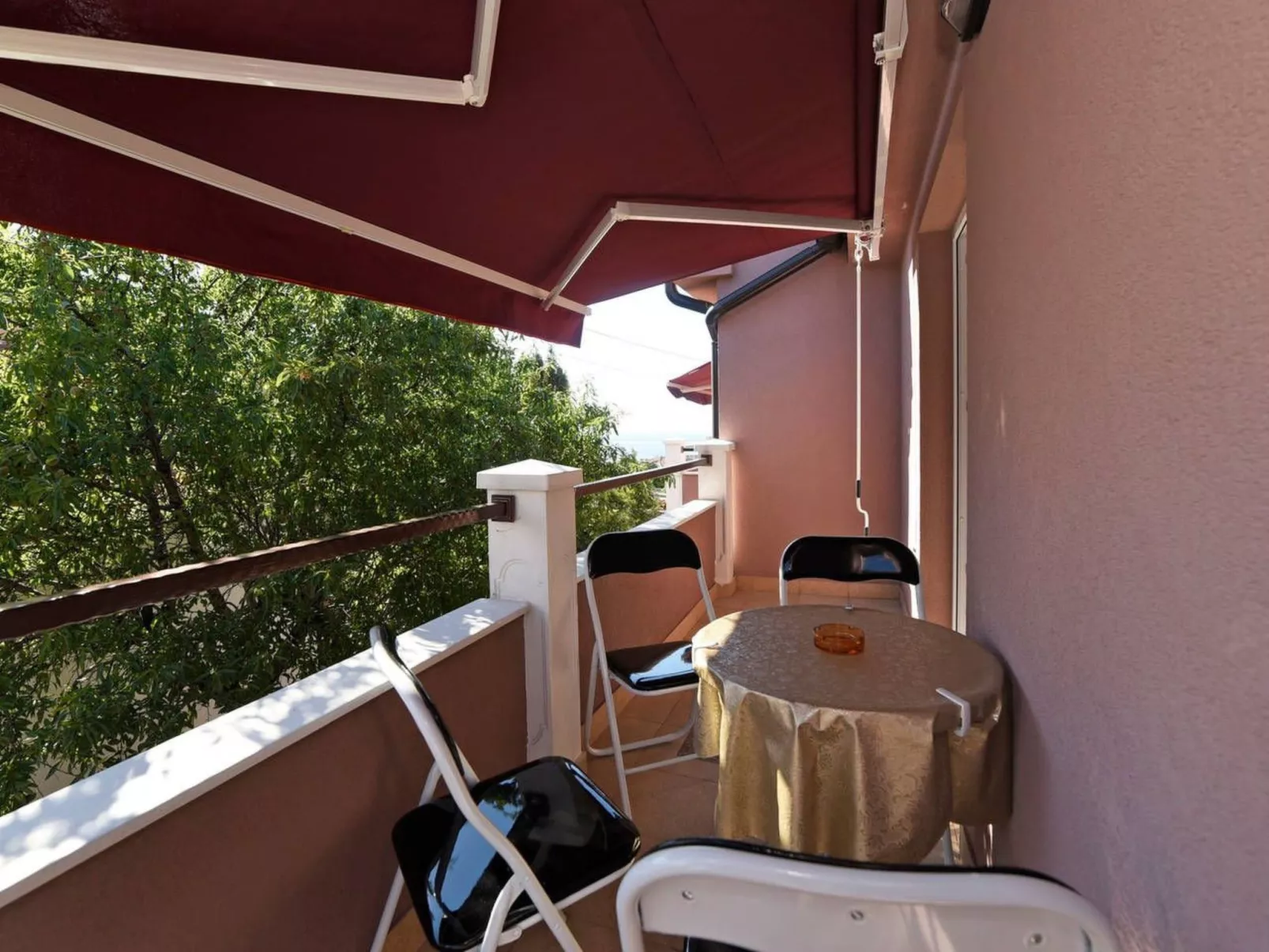 „BMB Apartments3“ mit Blick aufs Wasser-Outside