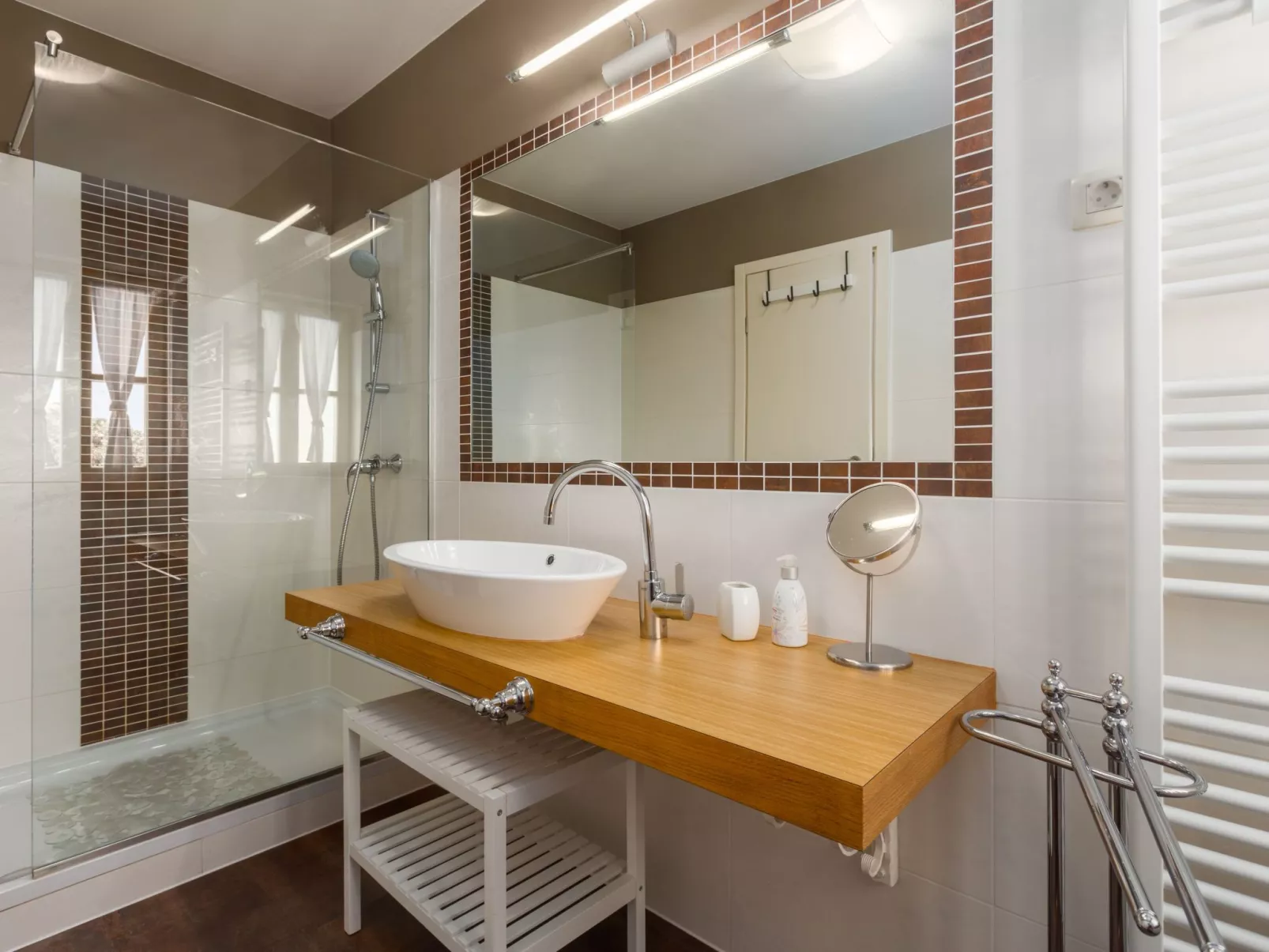 Villa mit Pool, Garten und Sommerküche-Inside