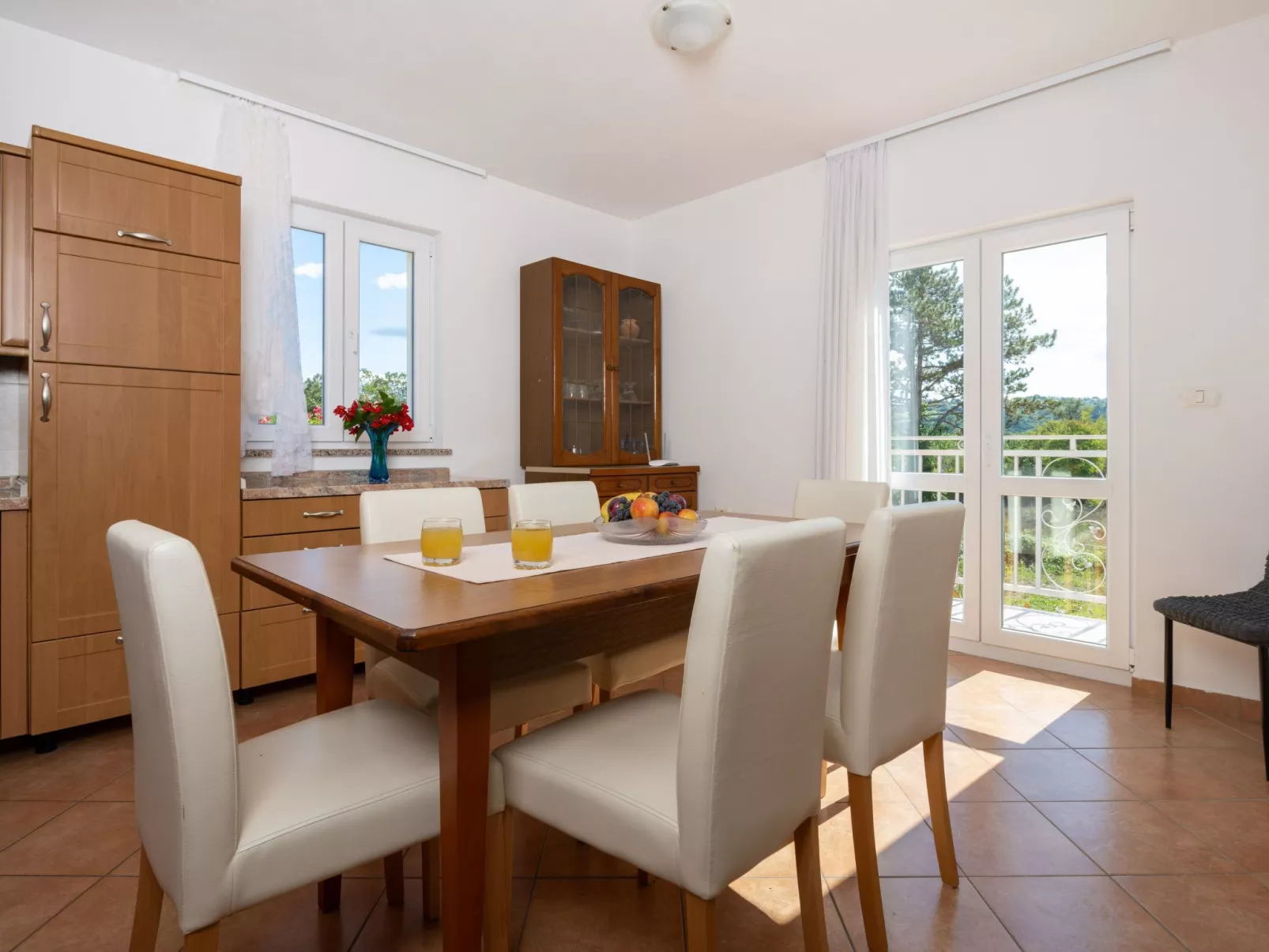 Haus Orange - Familienfreundliche Lage mit Pool-Inside