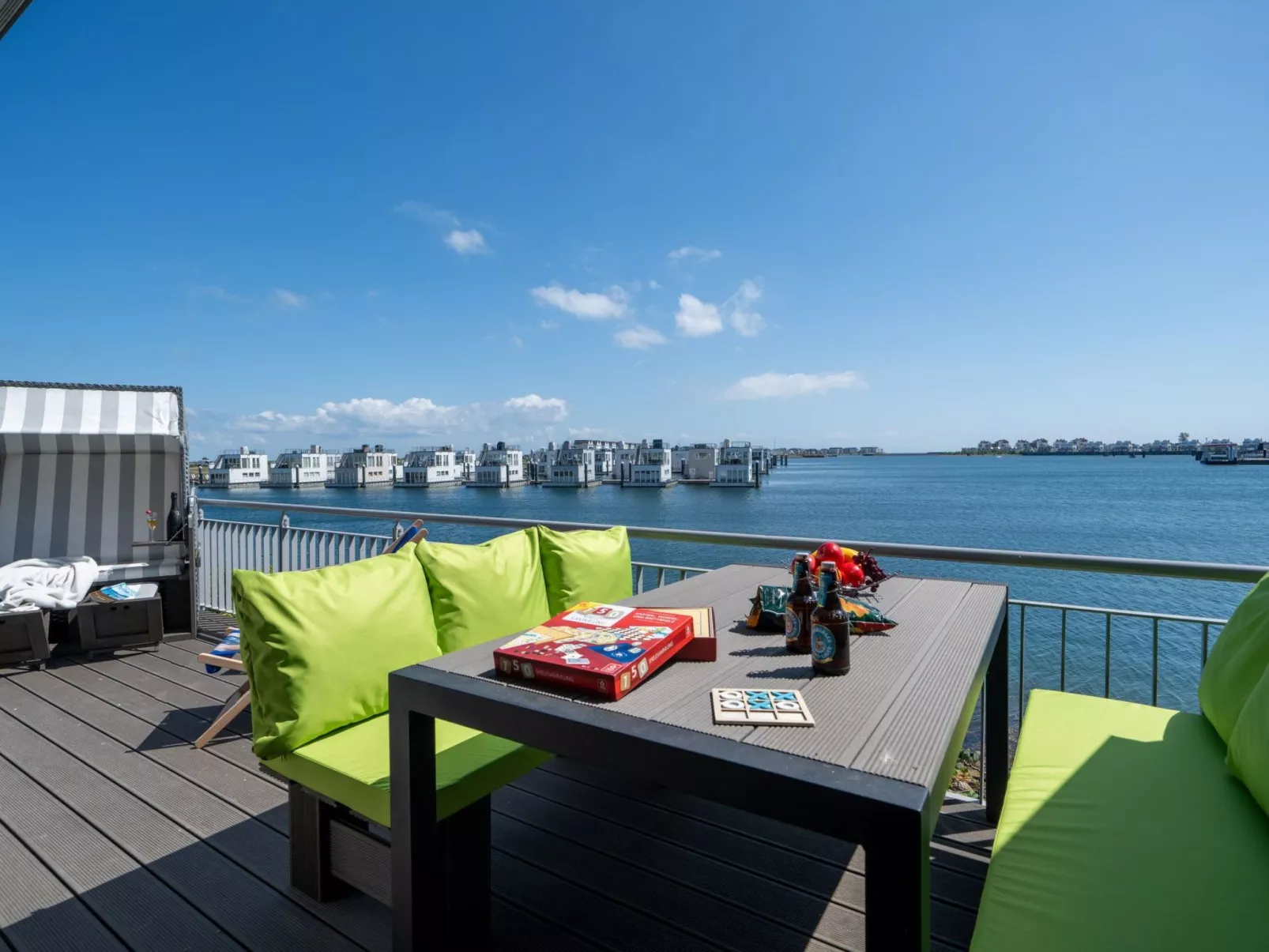 Schleivilla Kapitän James Cook2,  Löwen Dart HB8-Drinnen