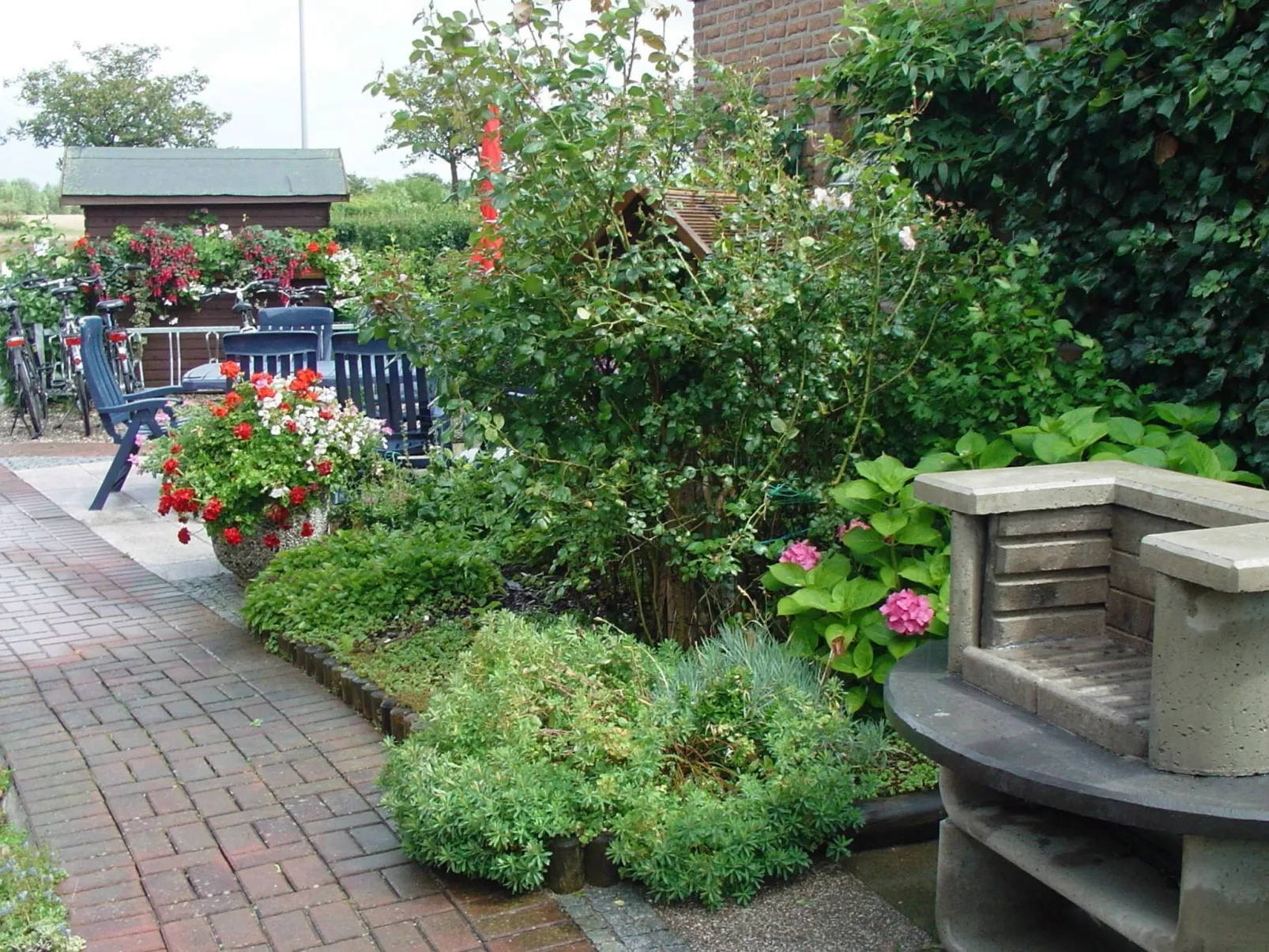 Wohnung in Neue Tiefe mit Terrasse, Garten und Grill-Draußen