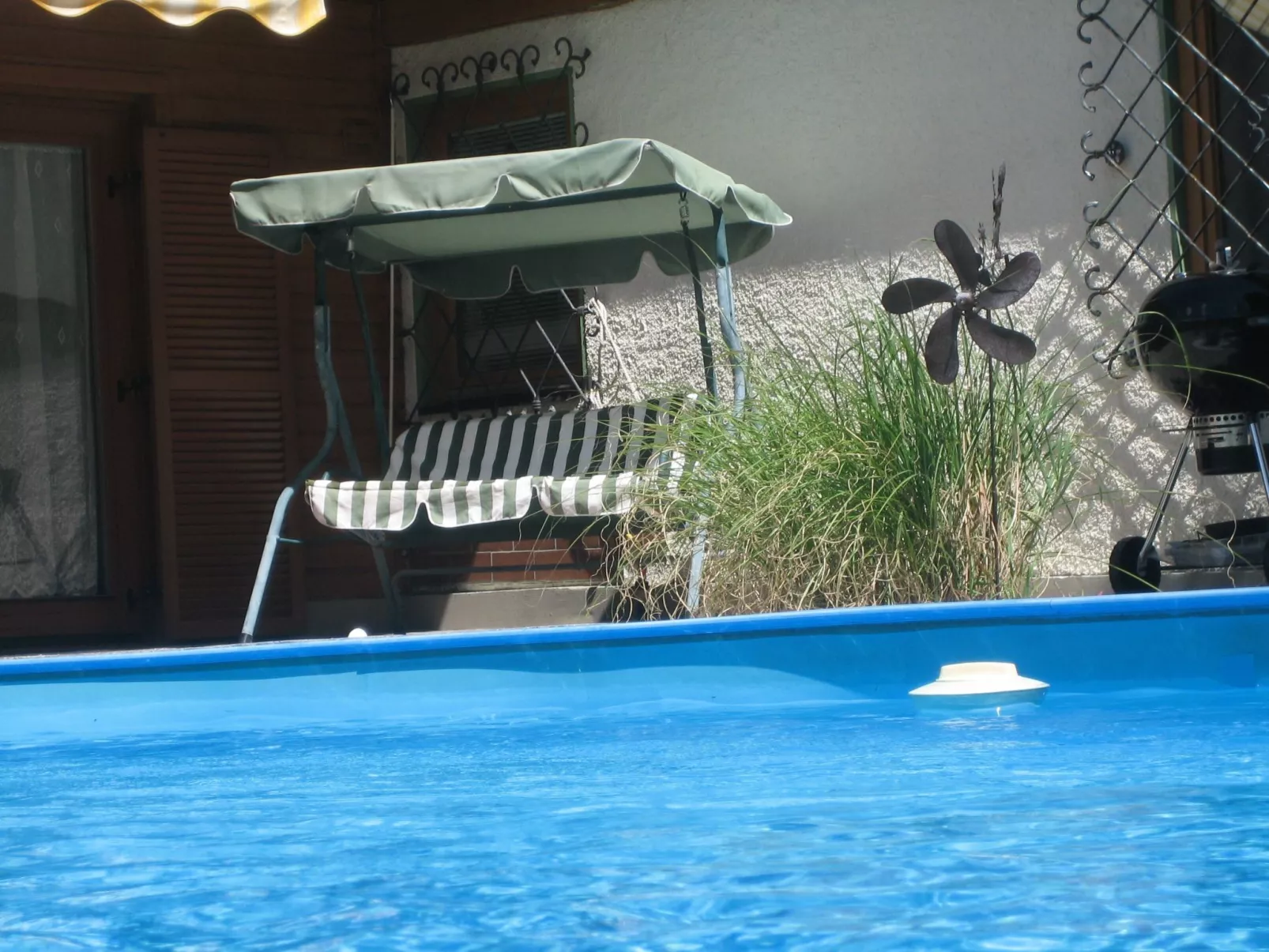 Geräumige Ferienwohnung mit zwei Schlafzimmern - Draußen