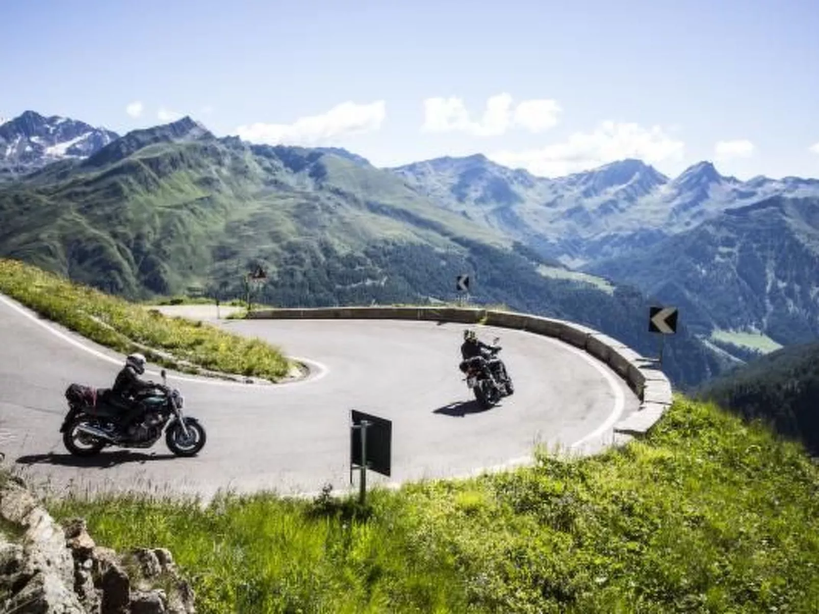 Komfortables Ferienhaus in Landeck mit Pool-Outside