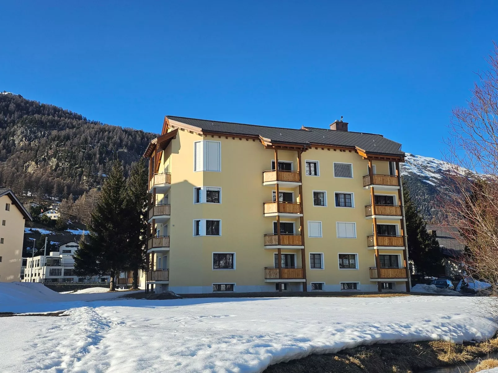 Chesa Champagna-Draußen