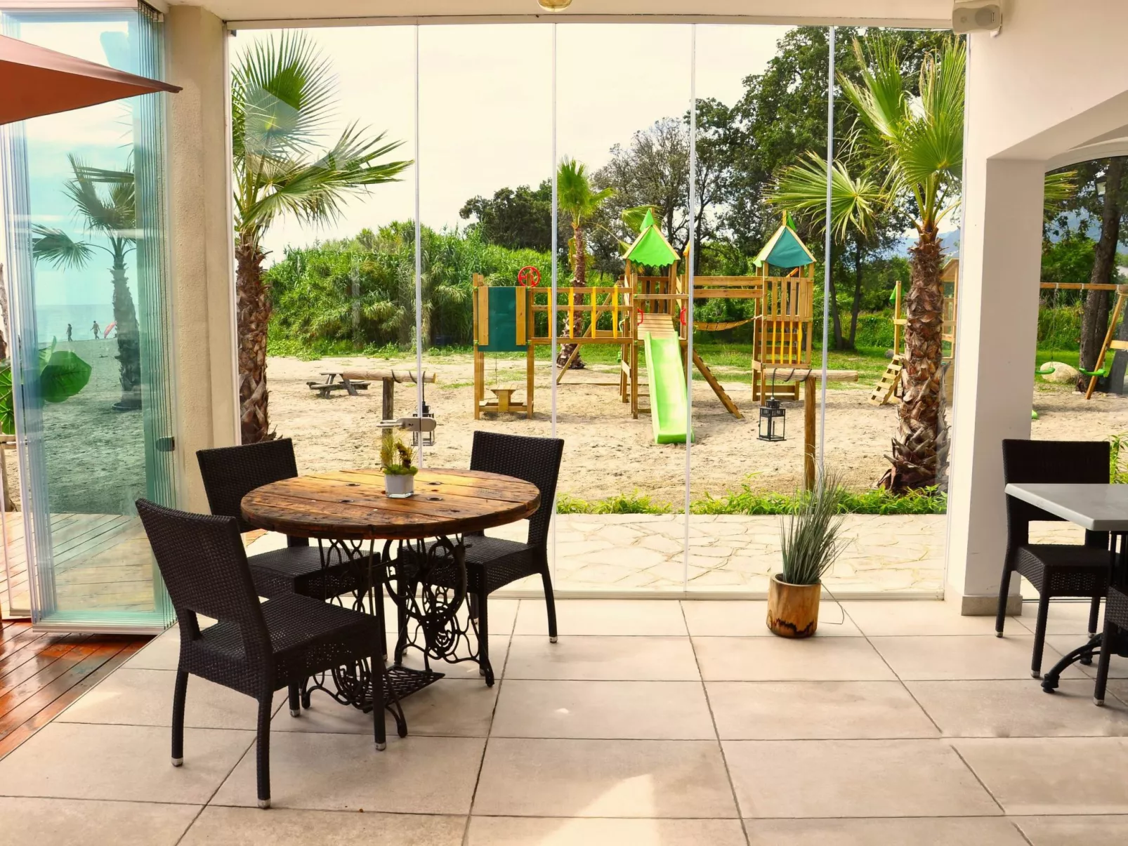 Marea Resort Wohnung mit Schwimmbad-Draußen