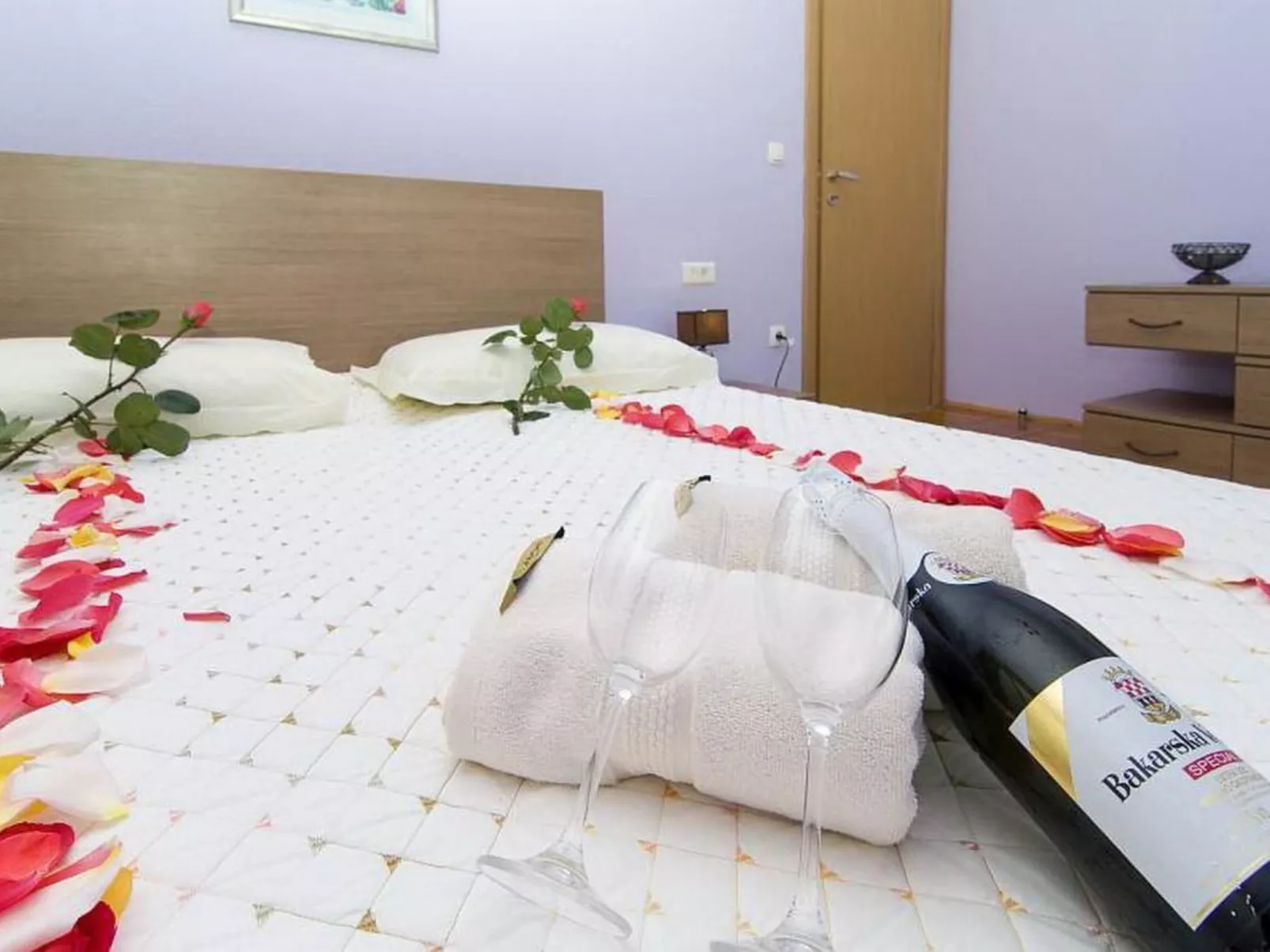 Mit Privatparkplatz-Drinnen