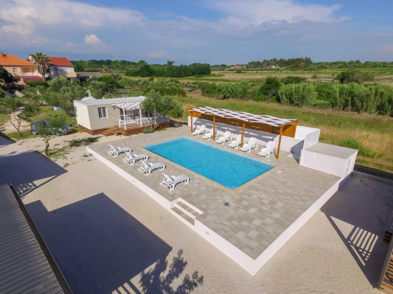 Wohnung mit Blick auf das Wasser-Drinnen
