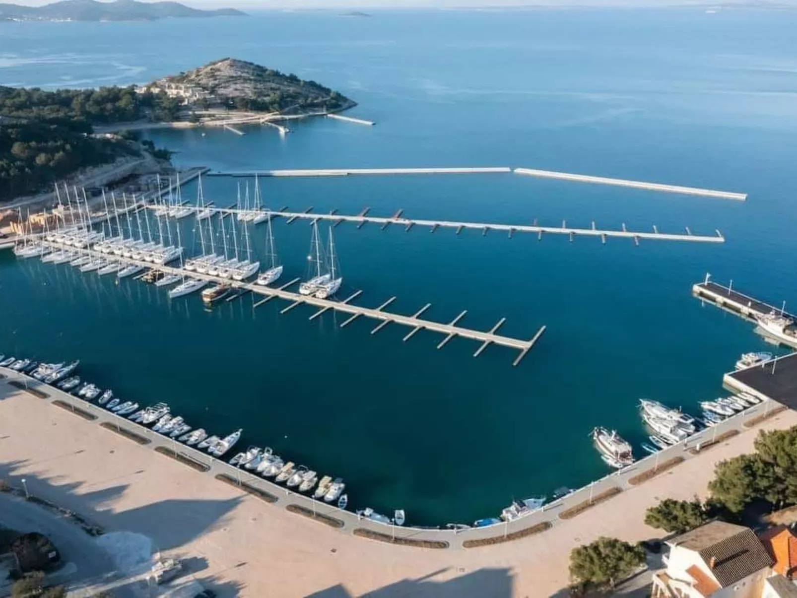 Mobilheim mit Blick auf das Wasser-Outside